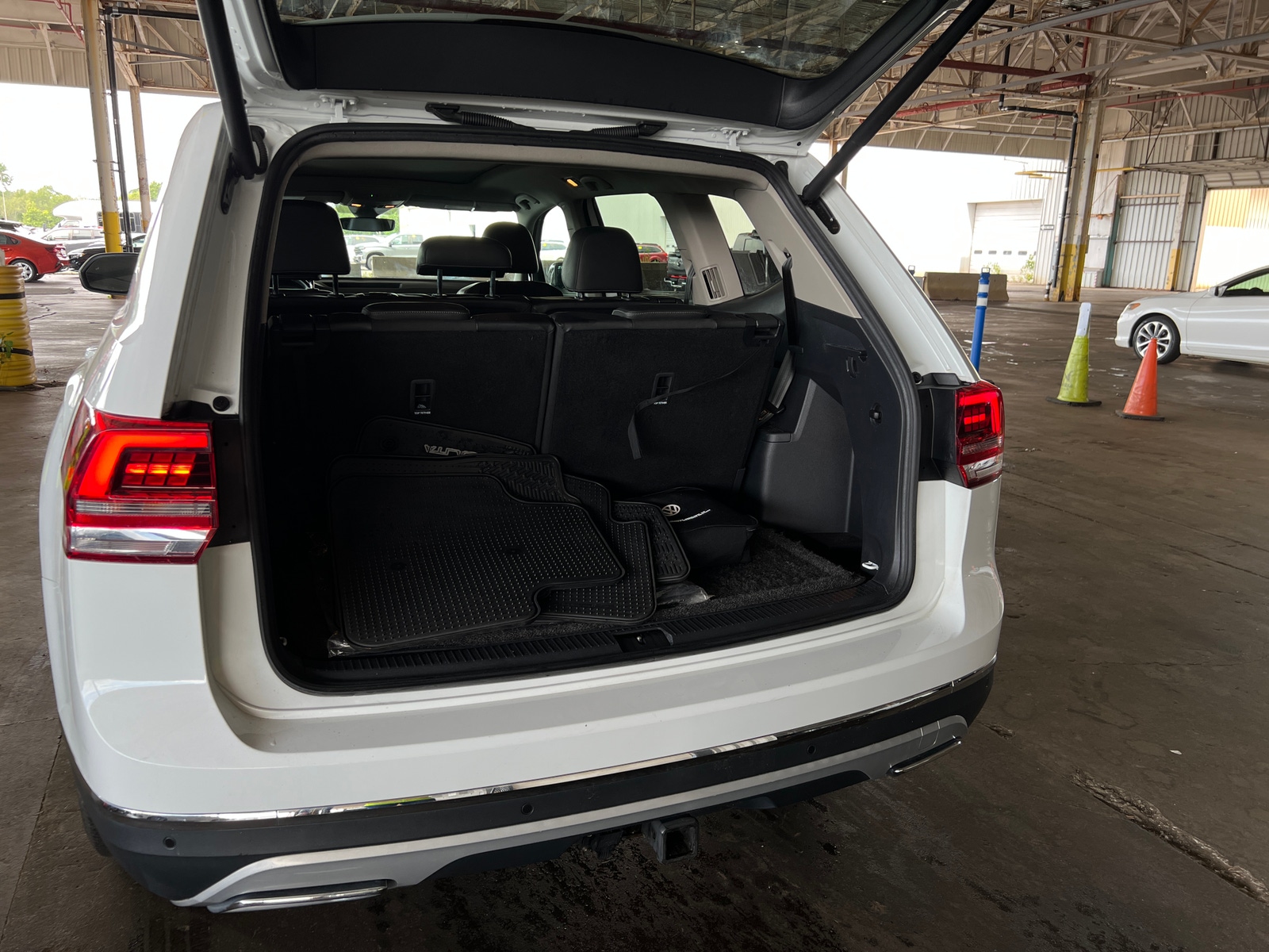 Thumbnail: 2019 Volkswagen Atlas - 6