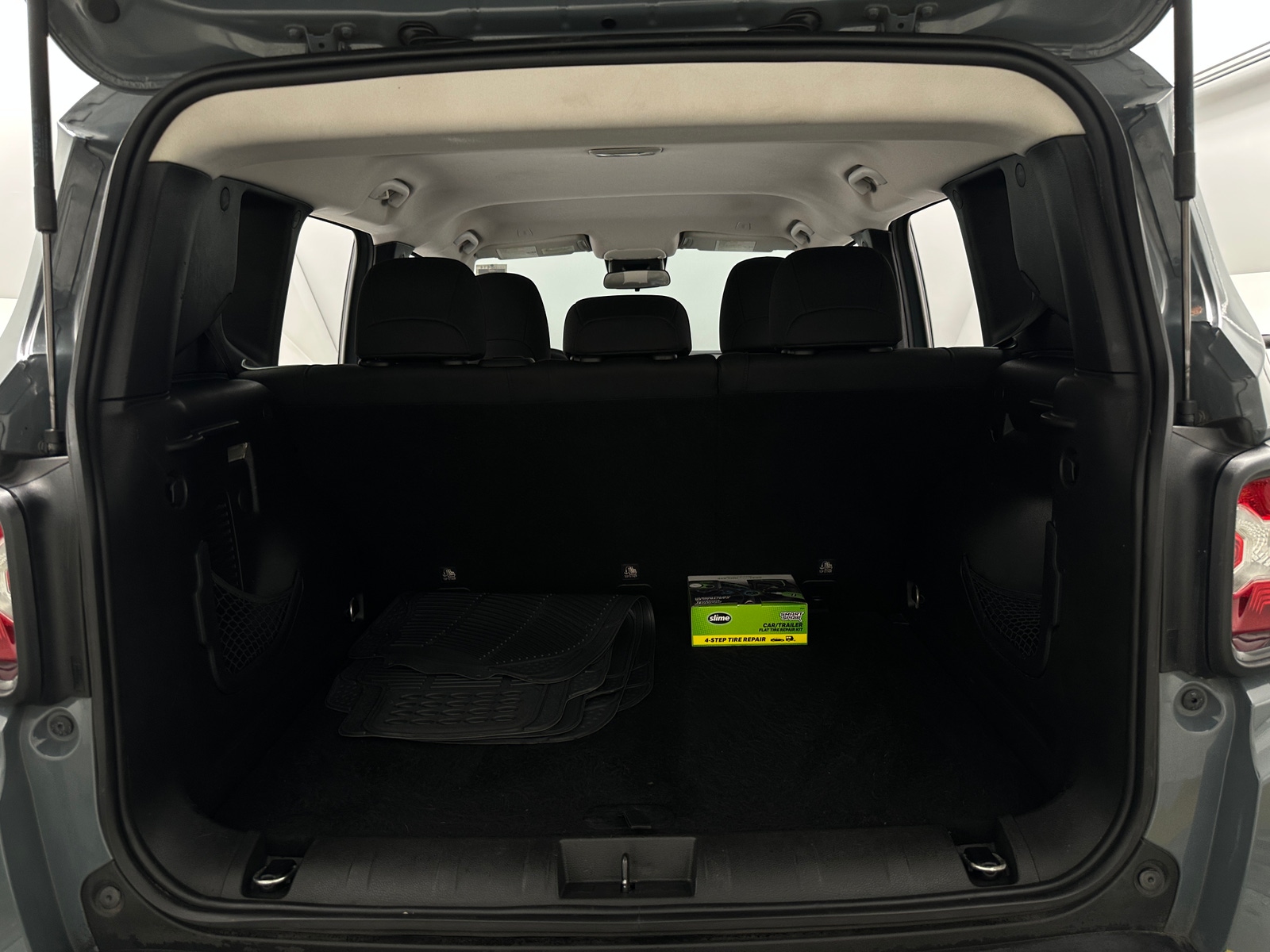 Thumbnail: 2018 Jeep Renegade - 7