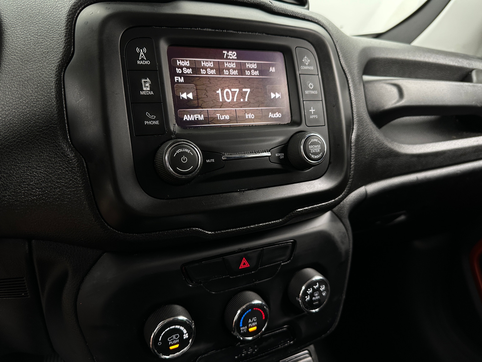 Thumbnail: 2018 Jeep Renegade - 4