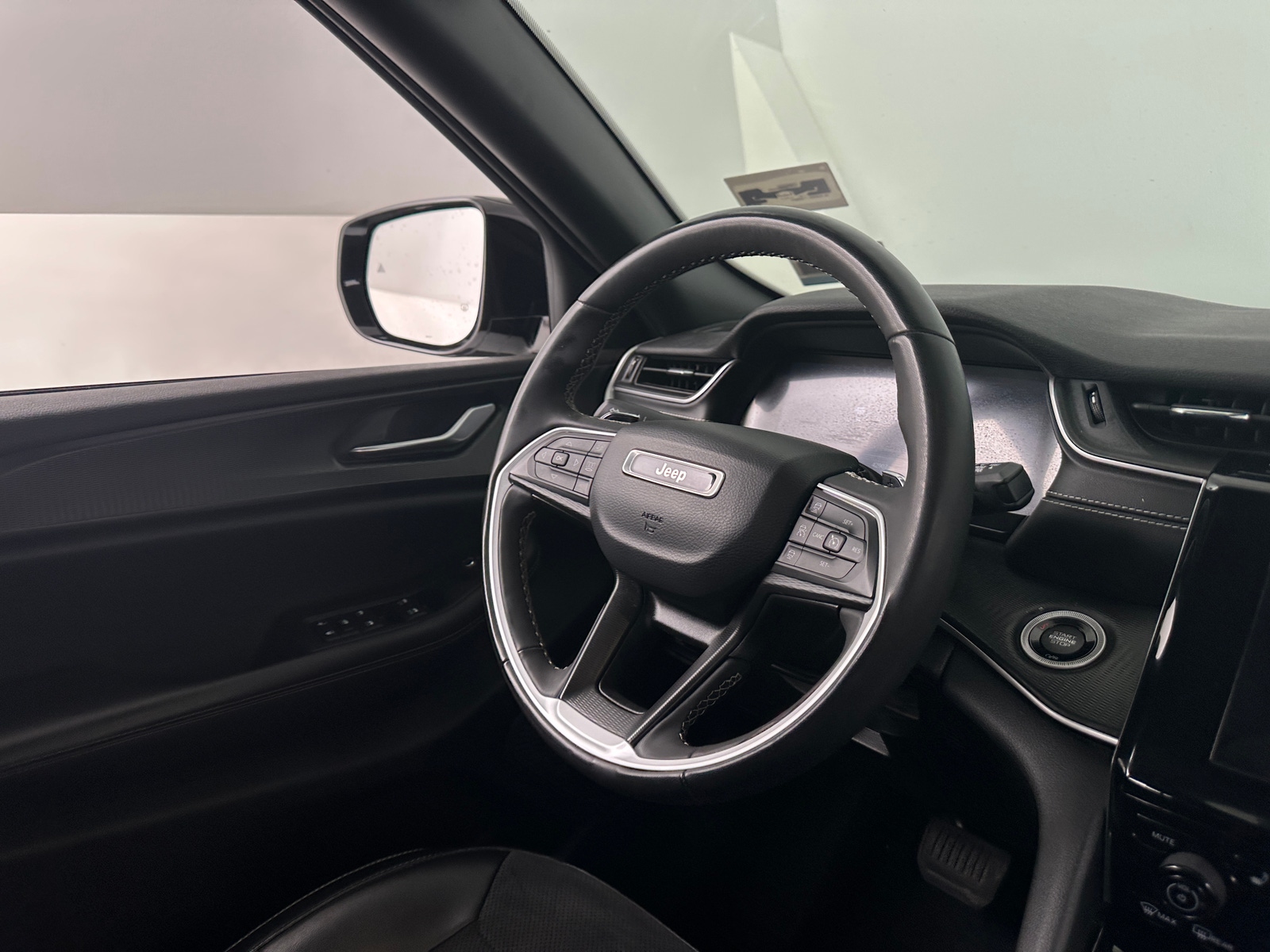 Thumbnail: 2023 Jeep Grand Cherokee - 4