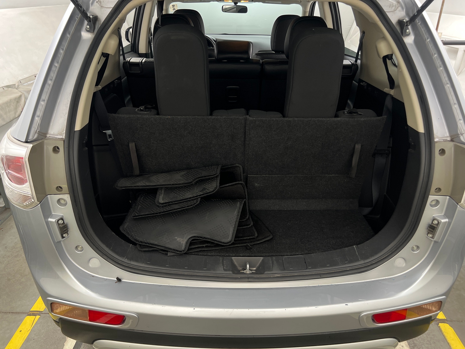 Thumbnail: 2015 Mitsubishi Outlander - 6