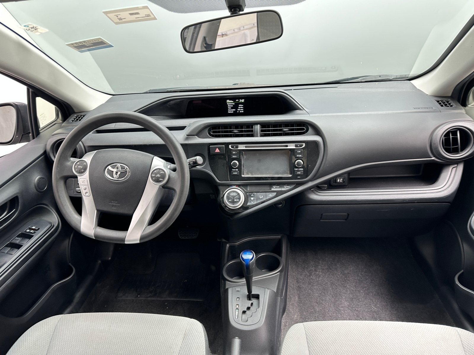 Thumbnail: 2016 Toyota Prius c - 3