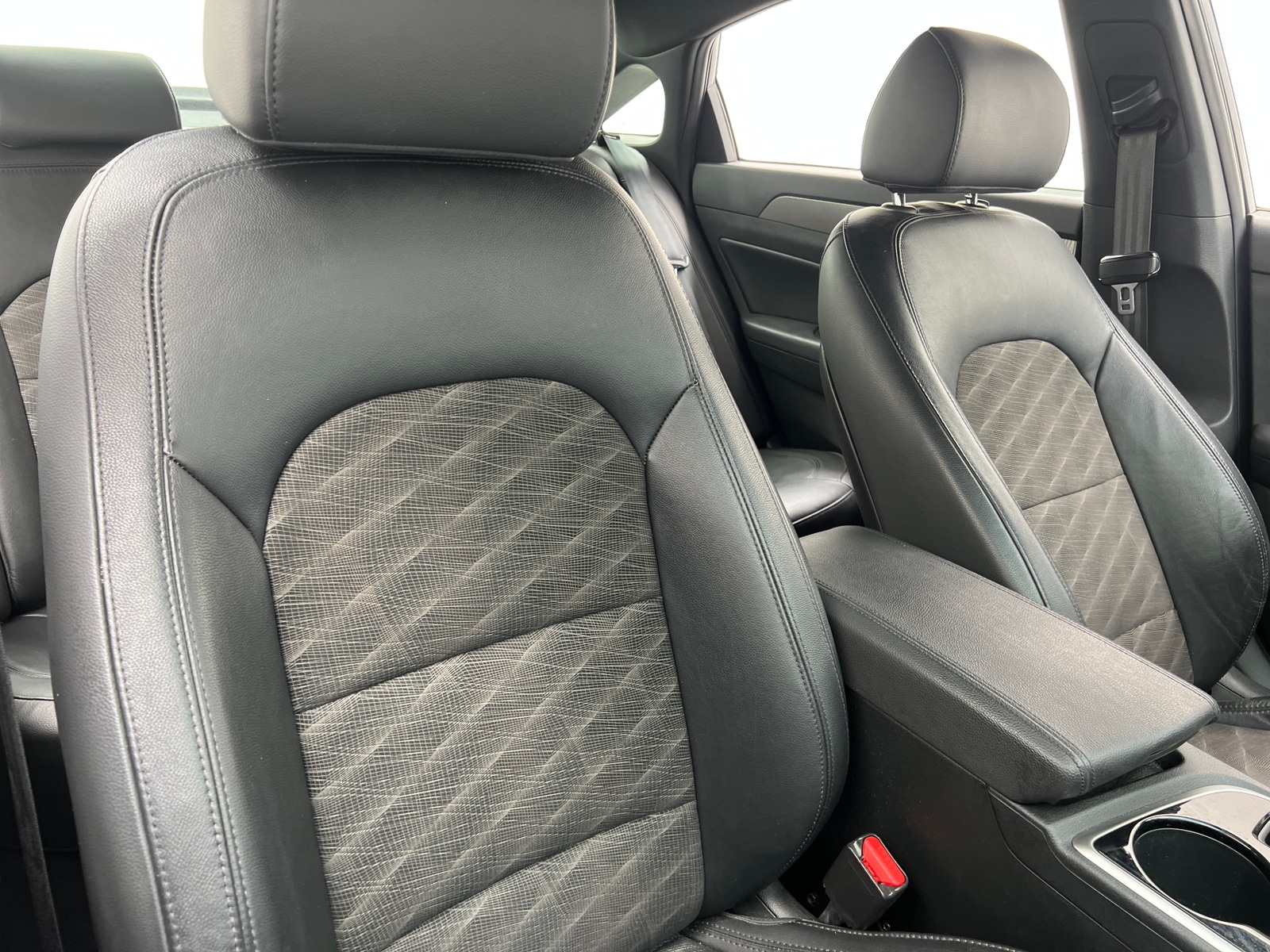 Thumbnail: 2019 Hyundai Sonata - 2