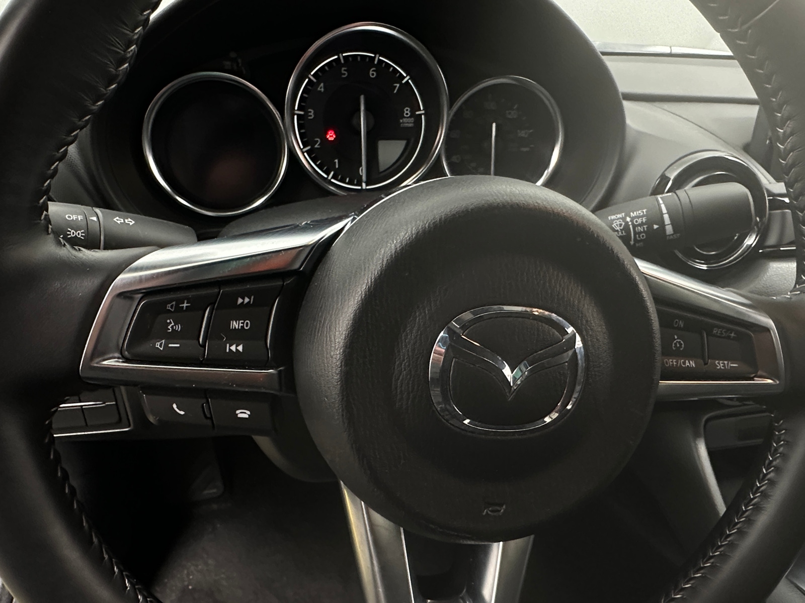Thumbnail: 2022 Mazda MX-5 Miata - 5