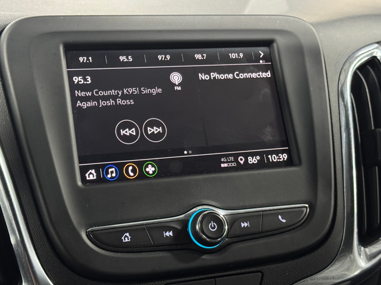 Thumbnail: 2023 Chevrolet Equinox - 4
