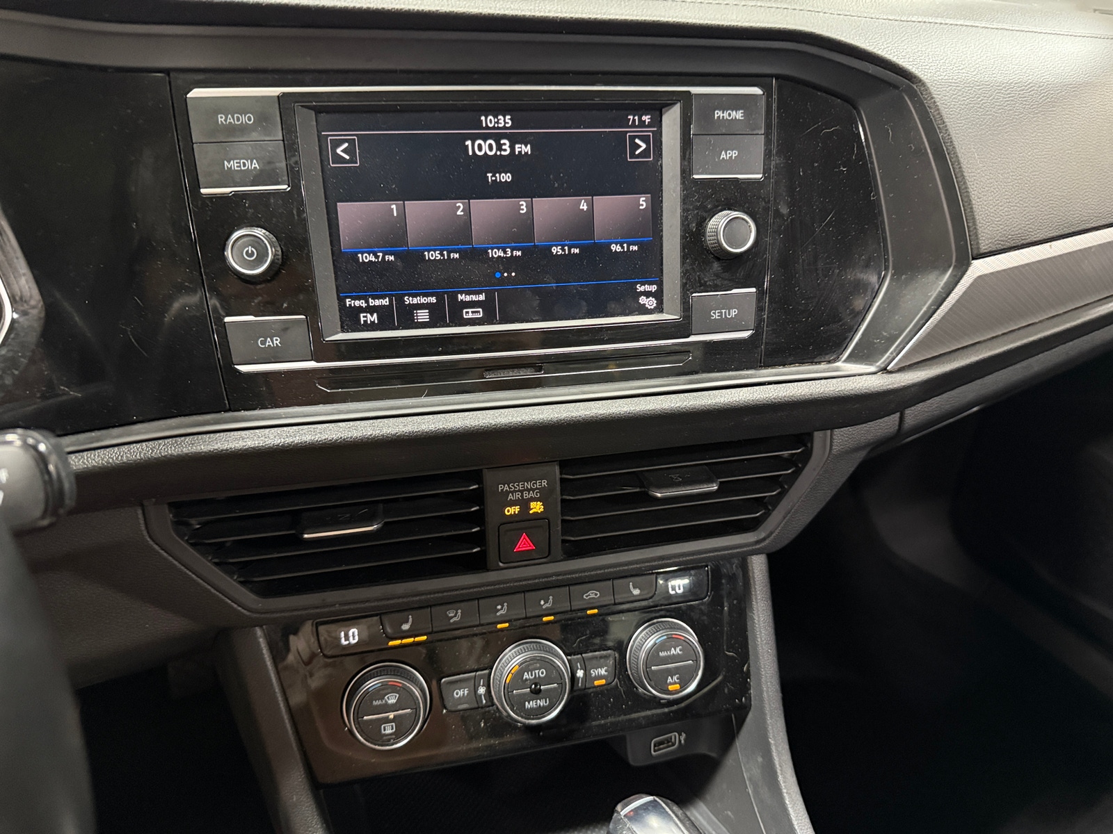 Thumbnail: 2019 Volkswagen Jetta - 3