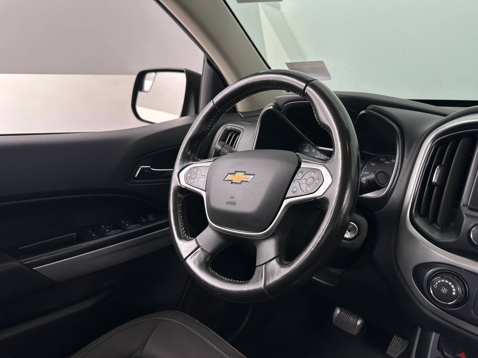 Thumbnail: 2021 Chevrolet Colorado - 5