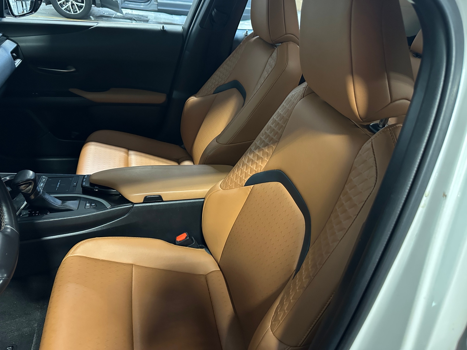 Thumbnail: 2019 Lexus UX - 2