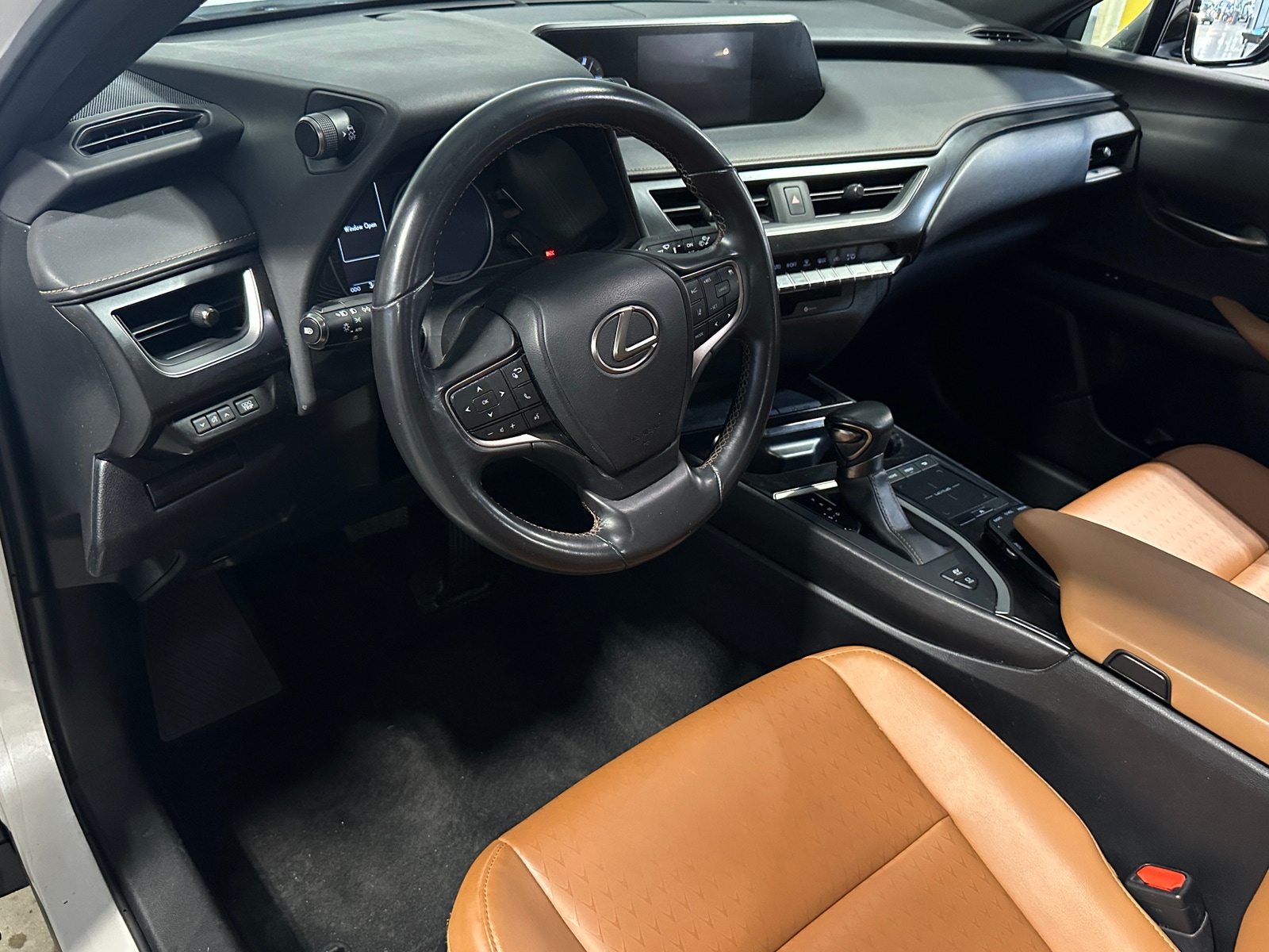Thumbnail: 2019 Lexus UX - 3