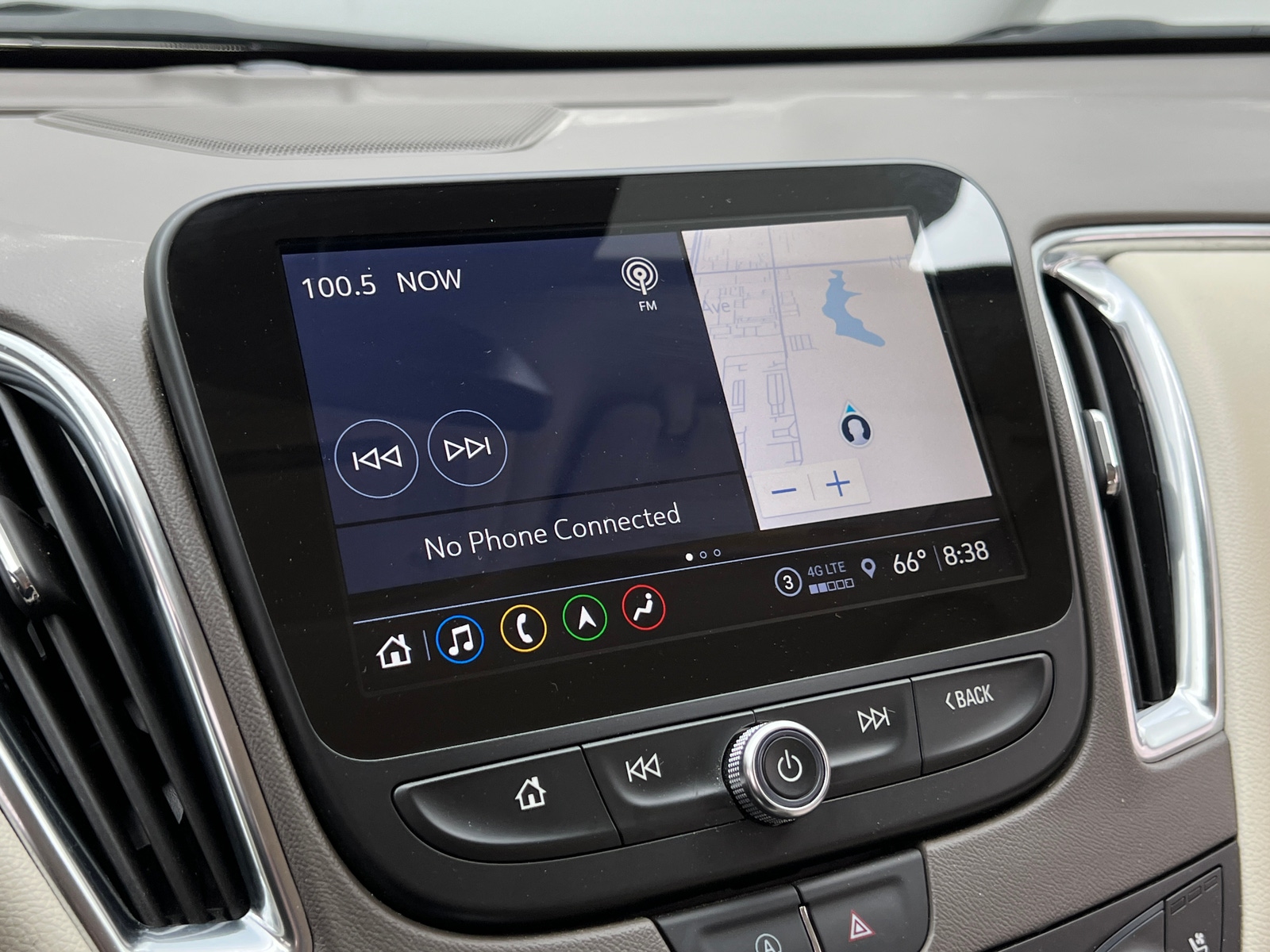 Thumbnail: 2024 Chevrolet Malibu - 3