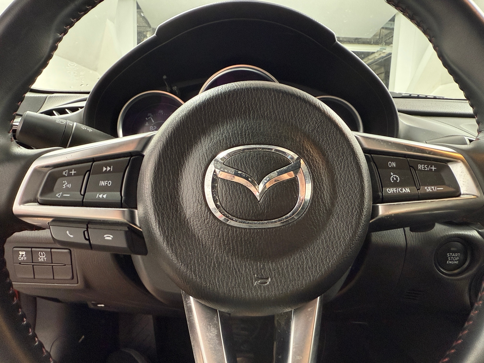 Thumbnail: 2016 Mazda MX-5 Miata - 5