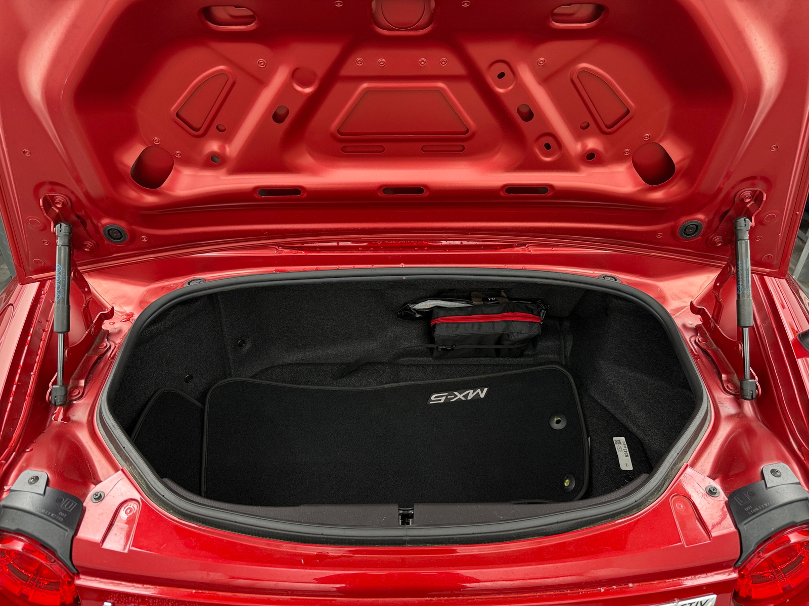 Thumbnail: 2016 Mazda MX-5 Miata - 6