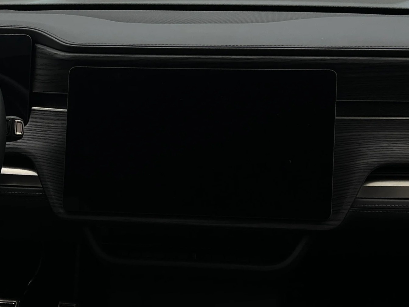 Thumbnail: 2023 Rivian R1S - 3