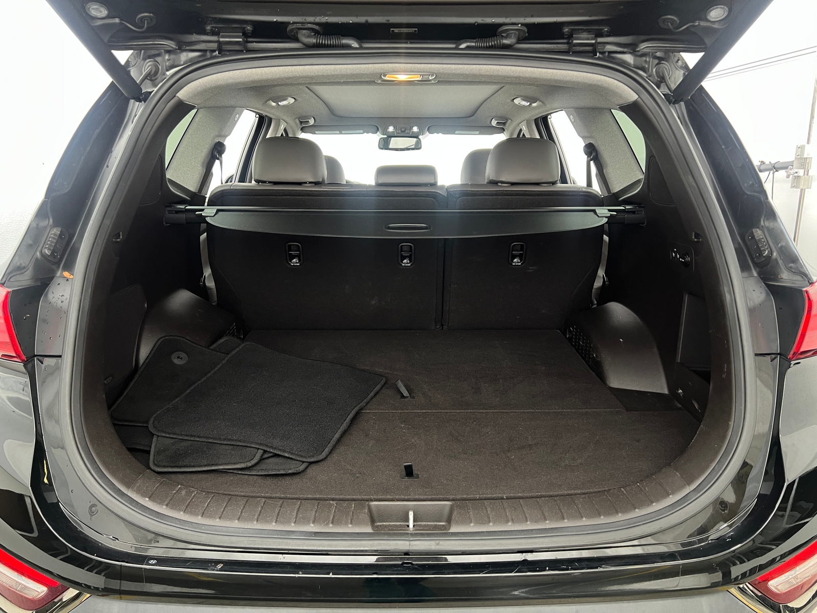 Thumbnail: 2019 Hyundai Santa Fe - 6