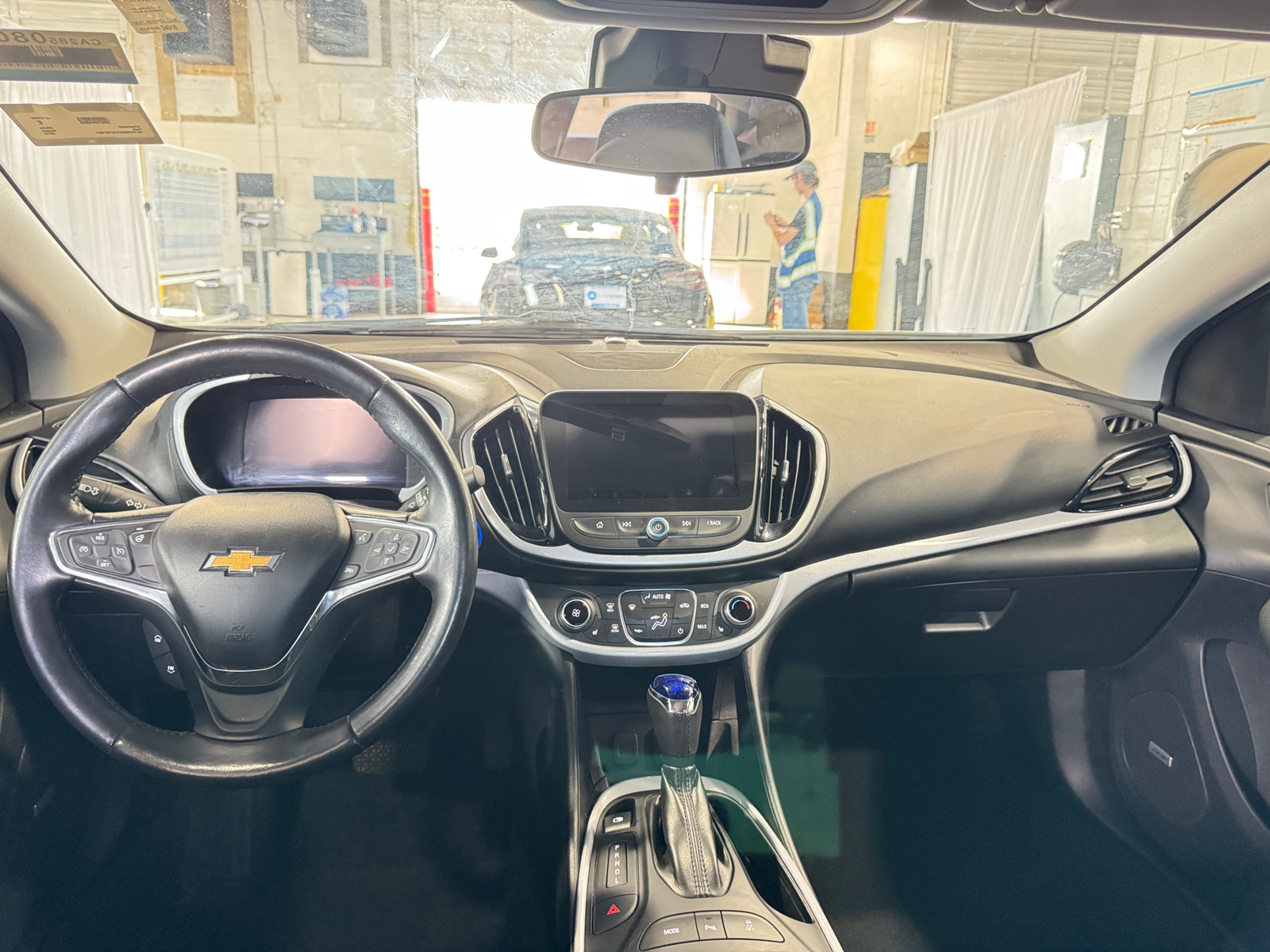 Thumbnail: 2018 Chevrolet Volt - 2