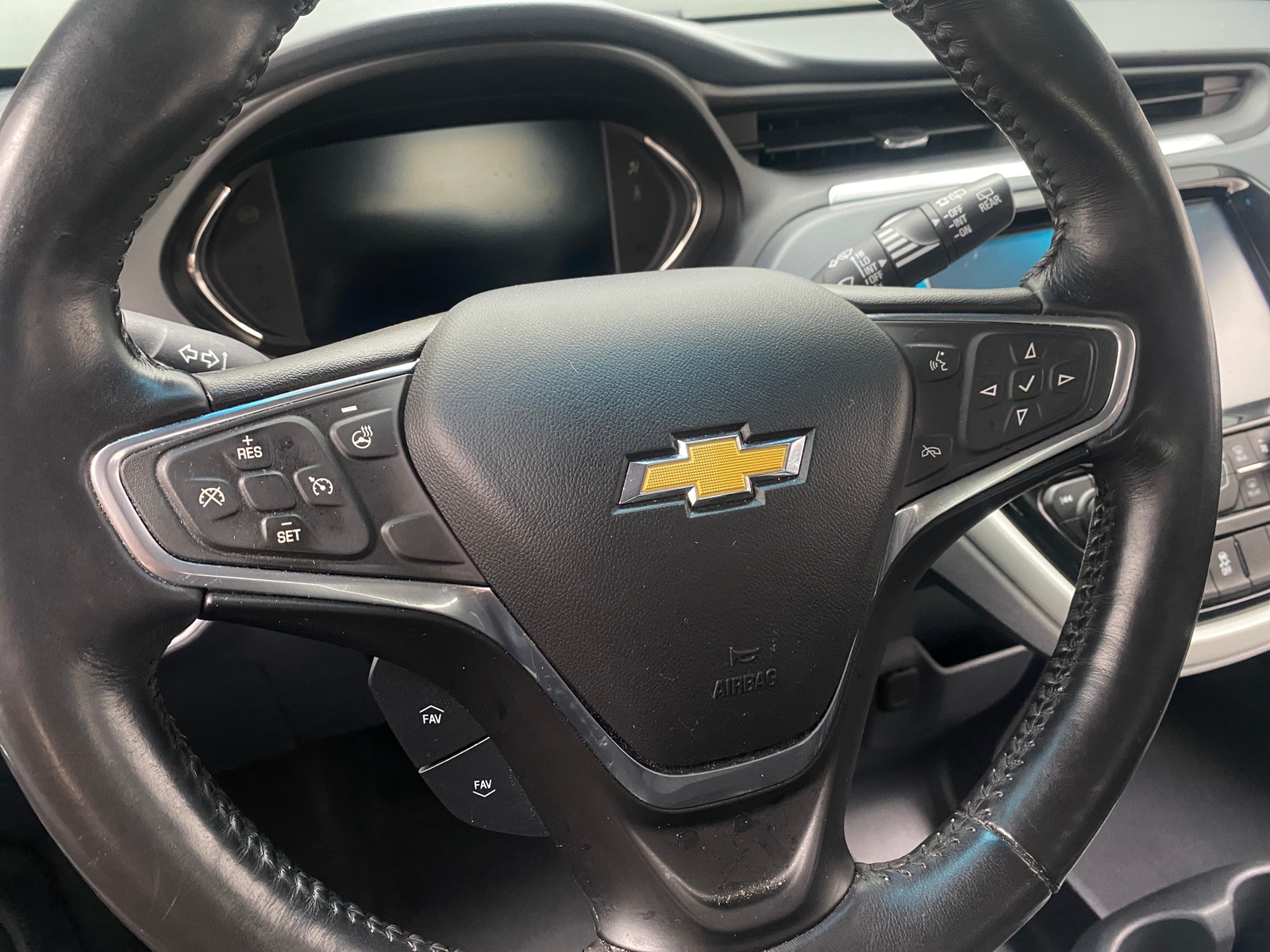 Thumbnail: 2017 Chevrolet Bolt EV - 4