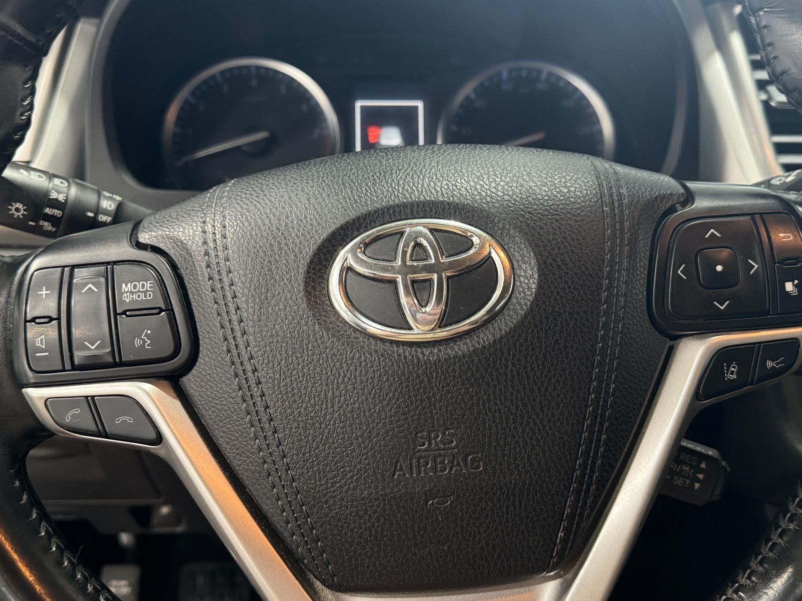 Thumbnail: 2017 Toyota Highlander - 4