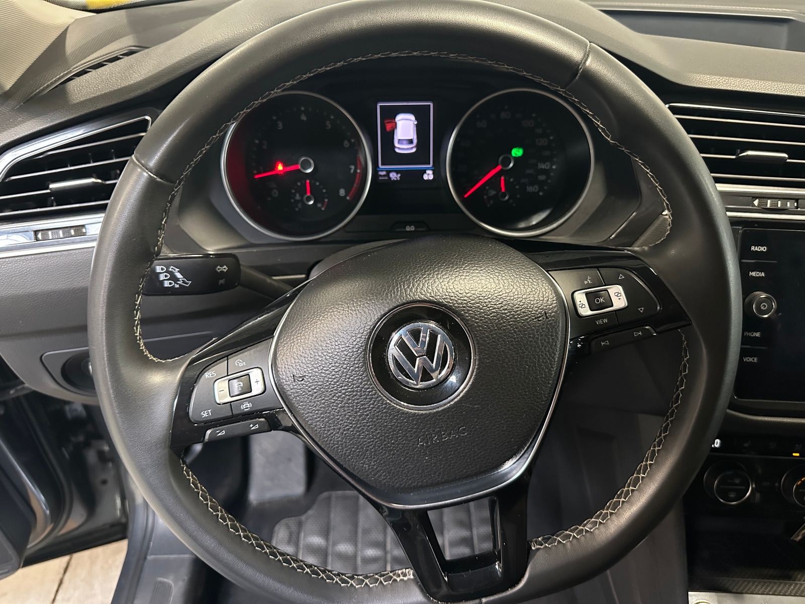Thumbnail: 2021 Volkswagen Tiguan - 4