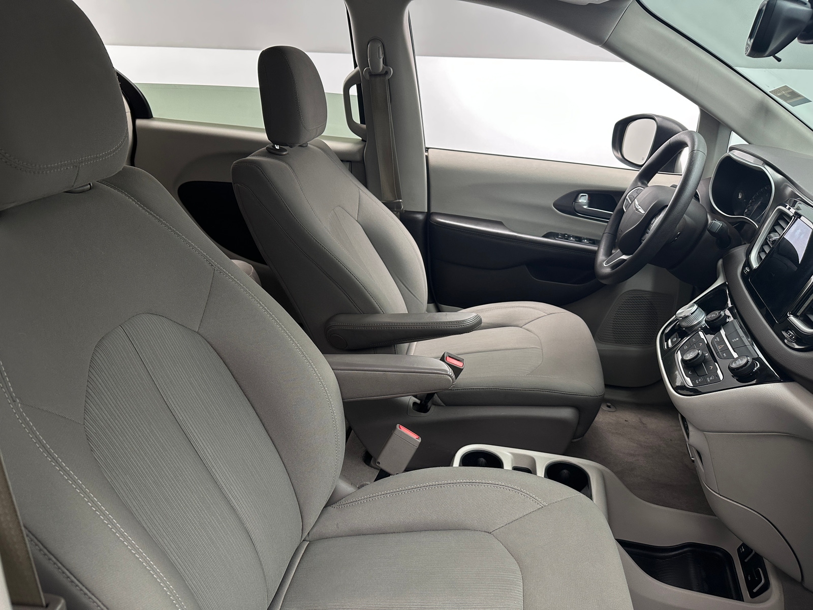 Thumbnail: 2017 Chrysler Pacifica - 2