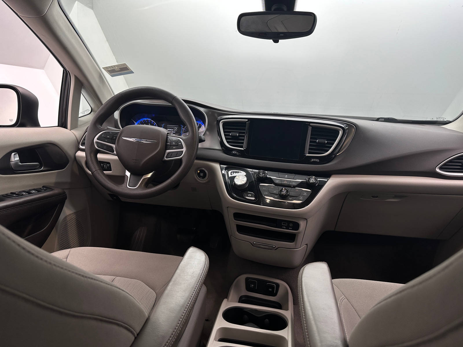 Thumbnail: 2017 Chrysler Pacifica - 3