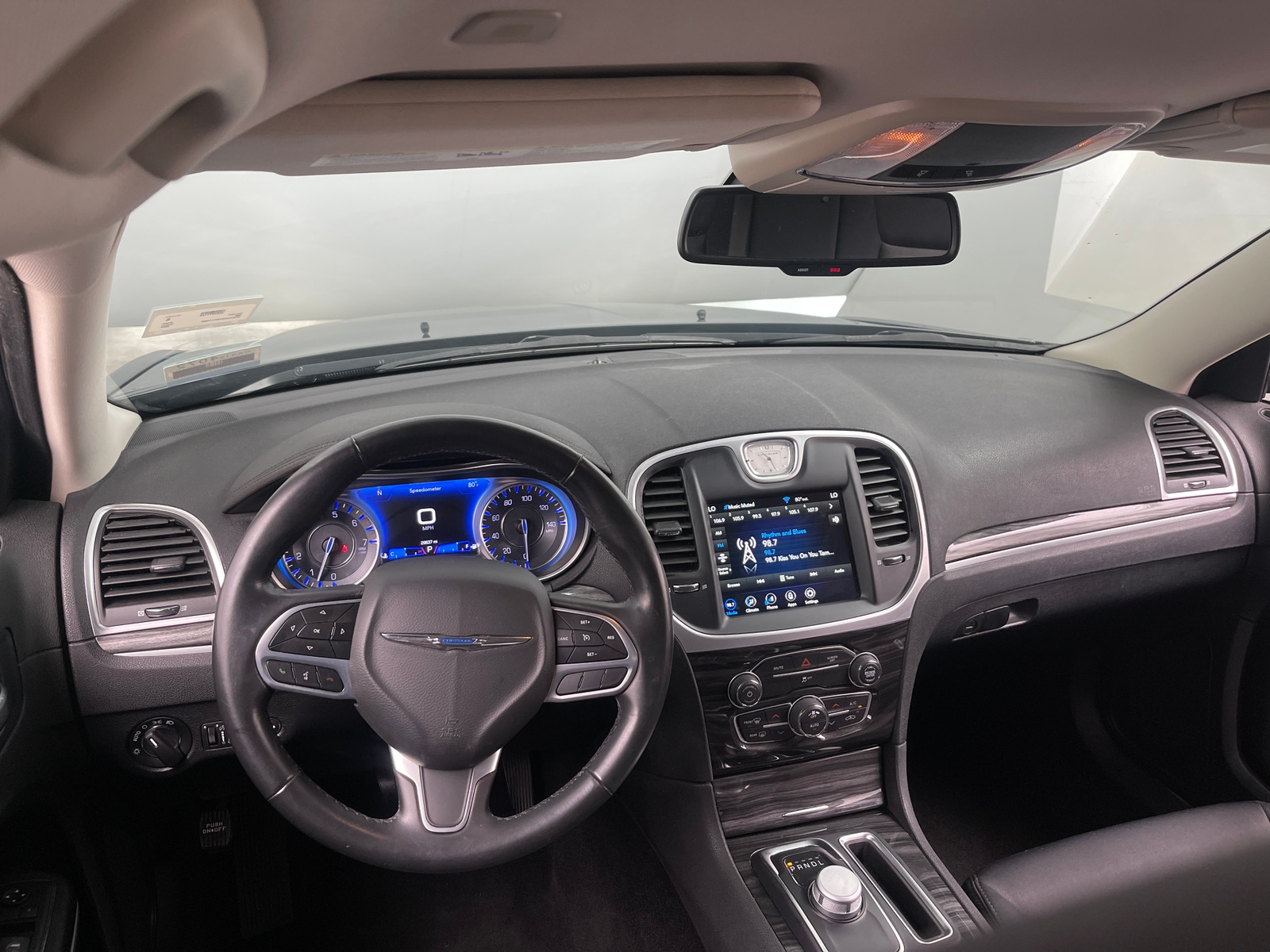 Thumbnail: 2022 Chrysler 300 - 3