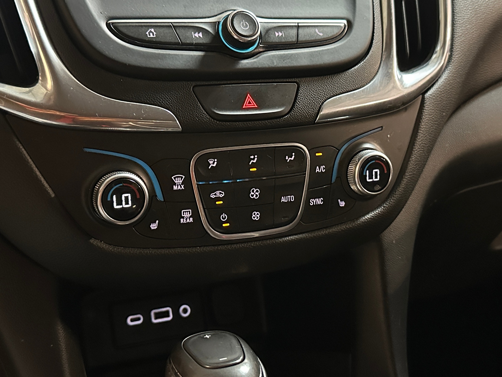 Thumbnail: 2019 Chevrolet Equinox - 4