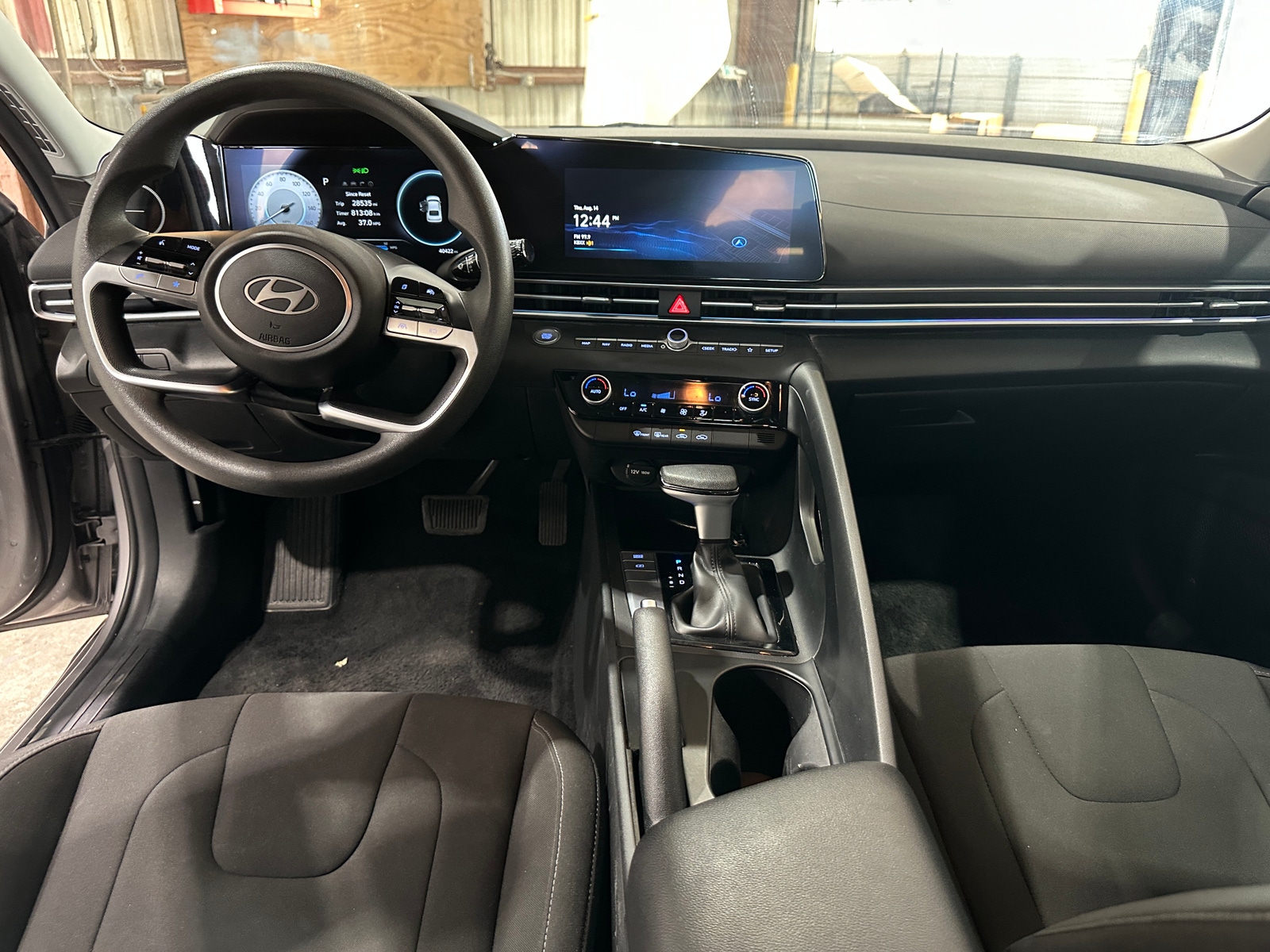 Thumbnail: 2024 Hyundai Elantra - 3
