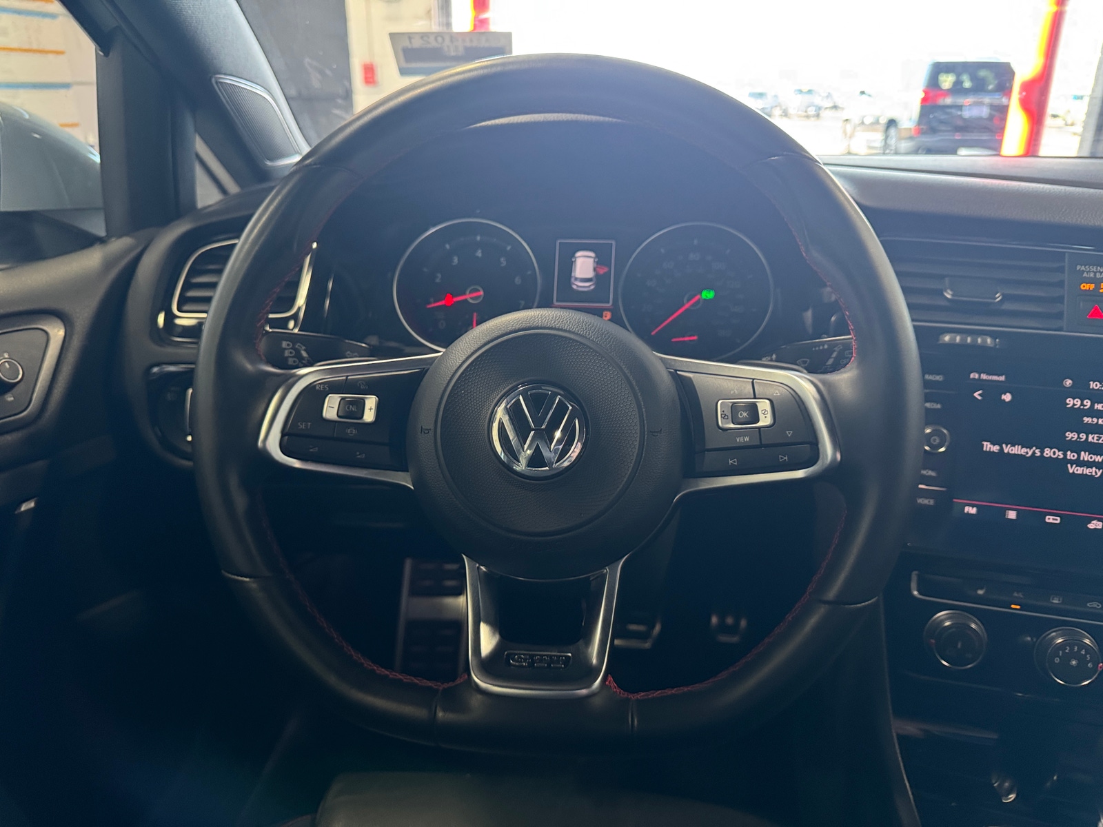 Thumbnail: 2020 Volkswagen Golf - 4