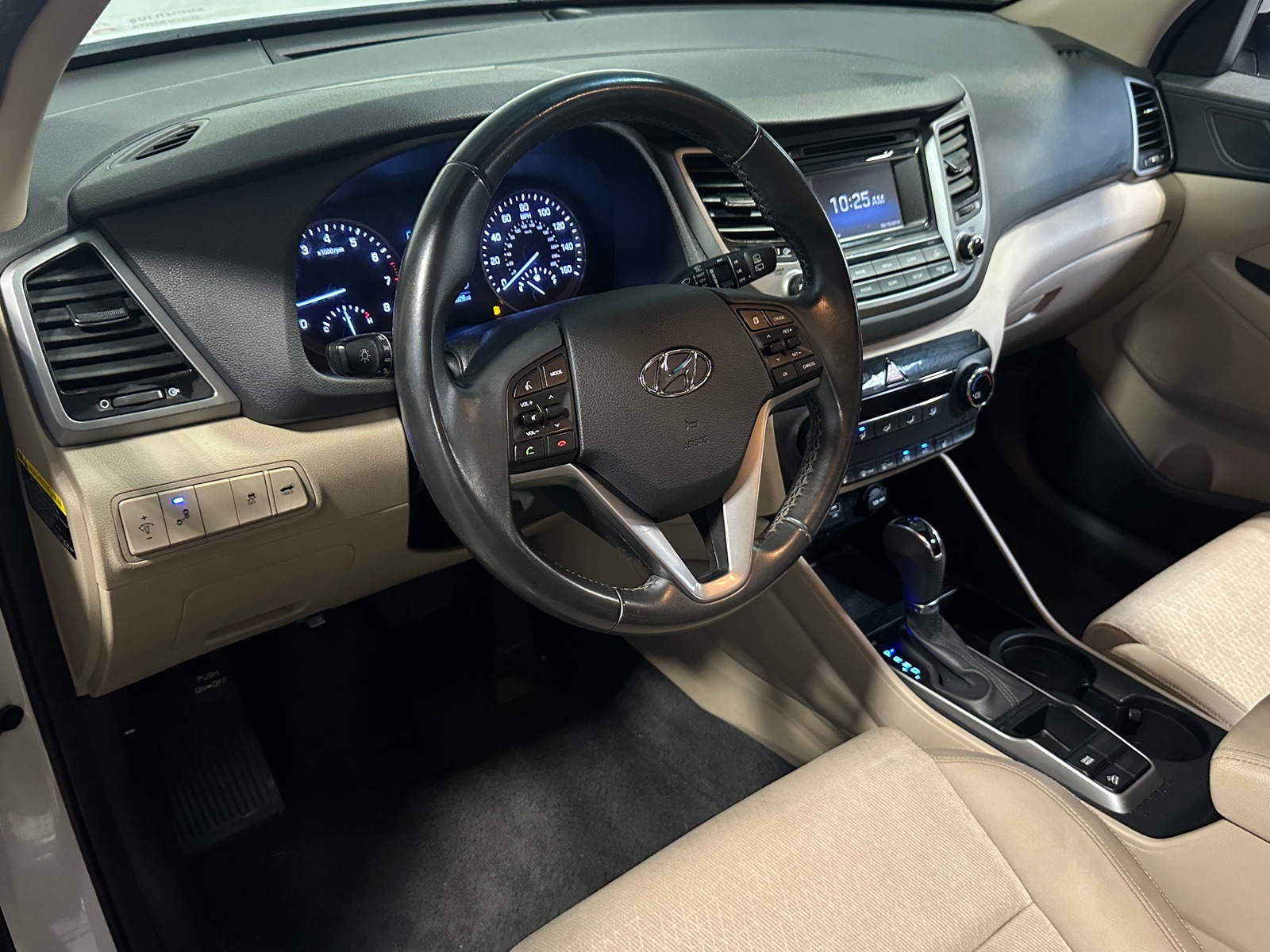 Thumbnail: 2016 Hyundai Tucson - 3