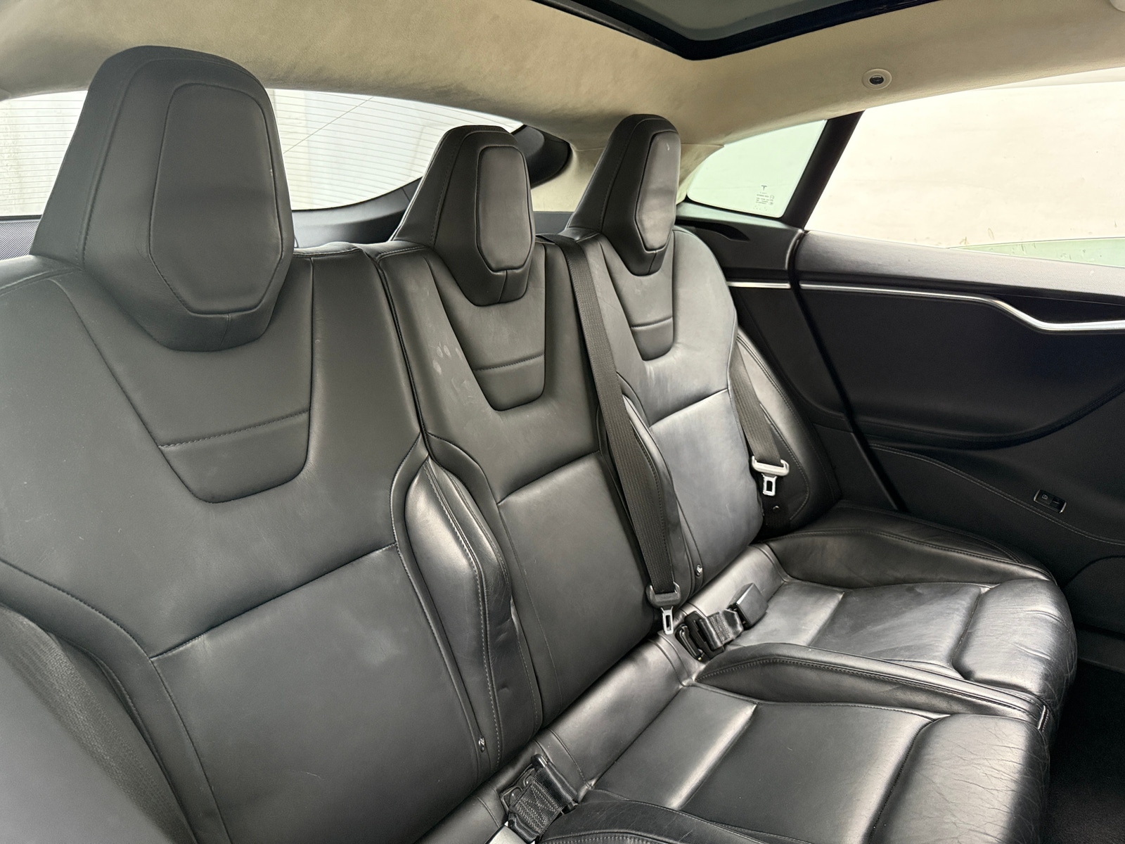 Thumbnail: 2014 Tesla Model S - 5