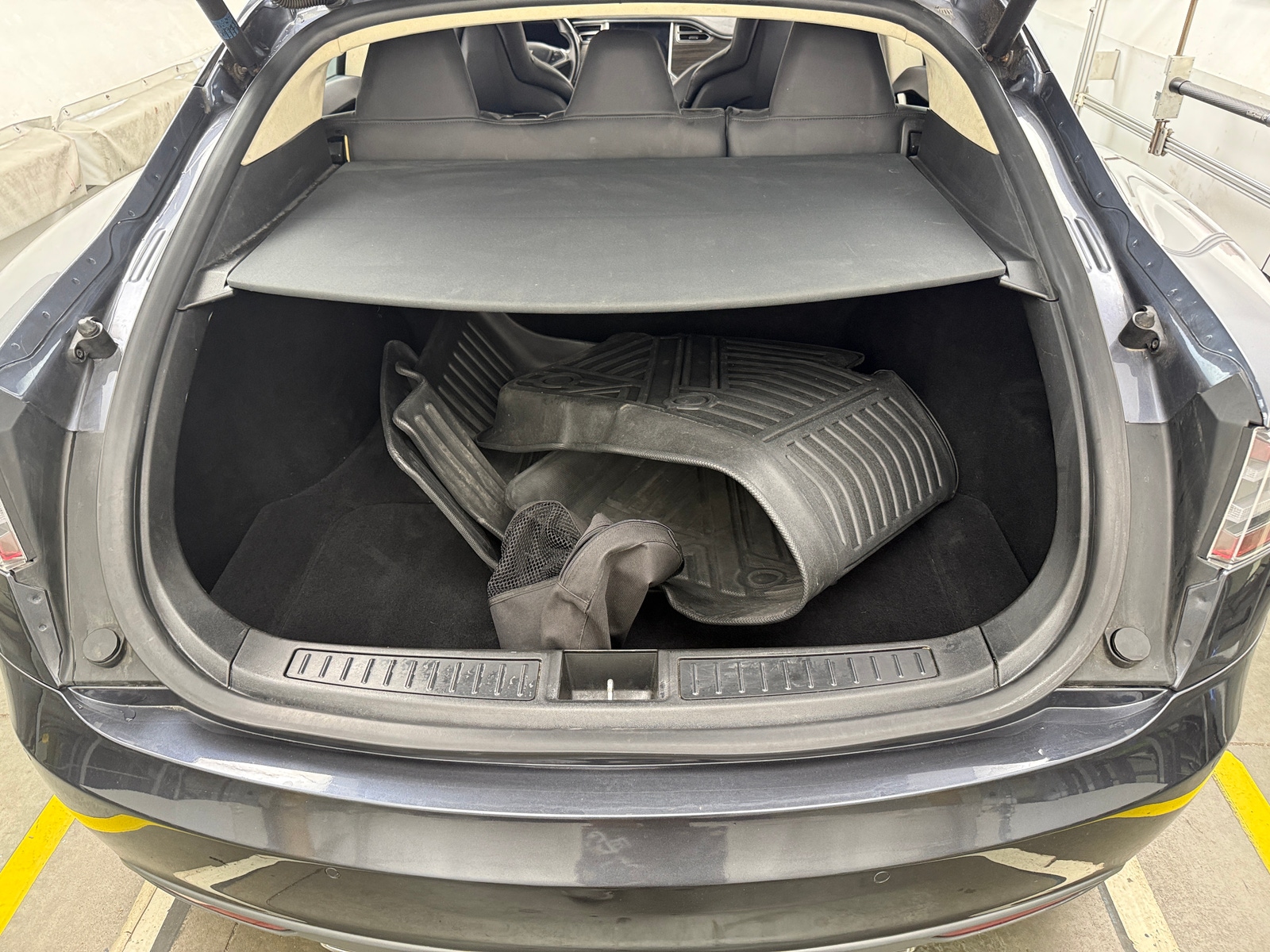 Thumbnail: 2014 Tesla Model S - 6