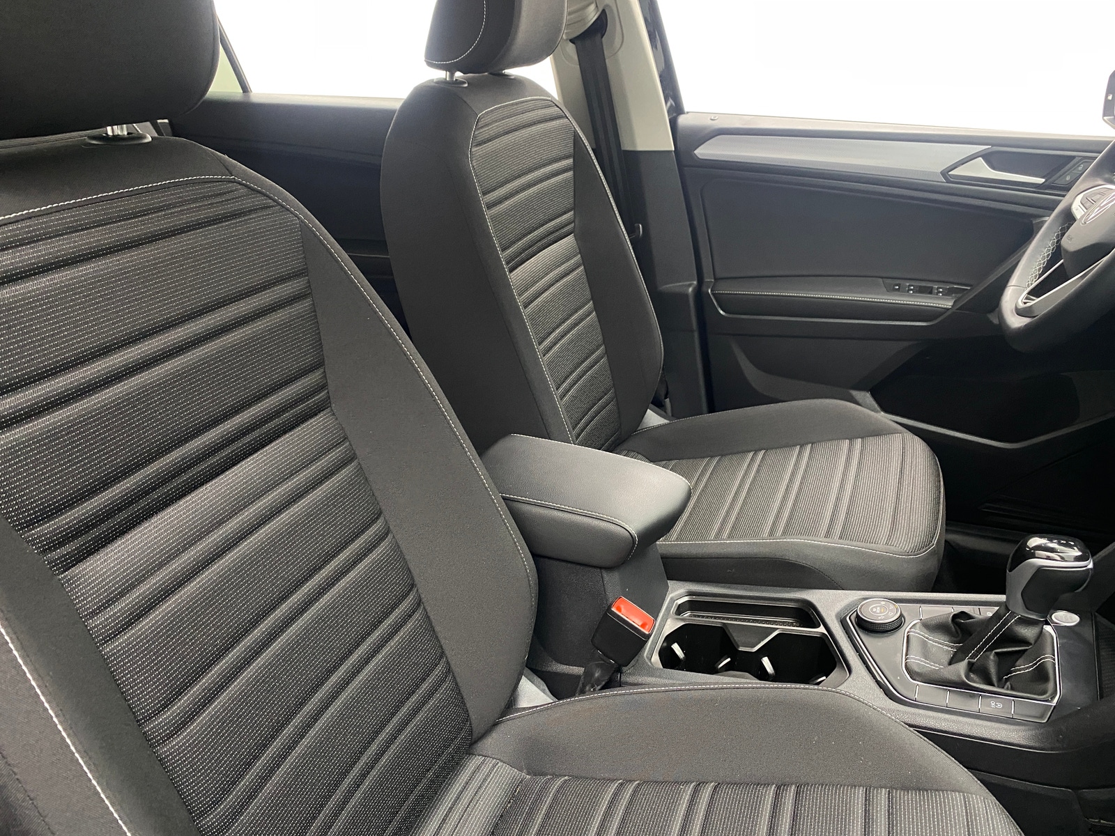 Thumbnail: 2023 Volkswagen Tiguan - 2