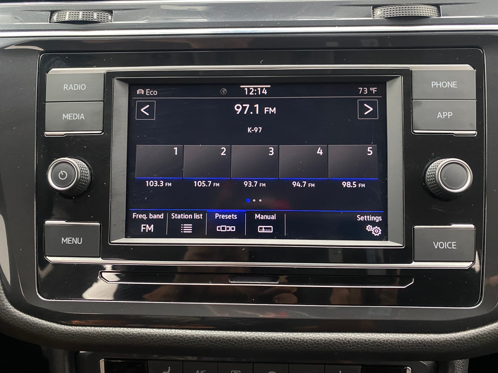 Thumbnail: 2023 Volkswagen Tiguan - 4