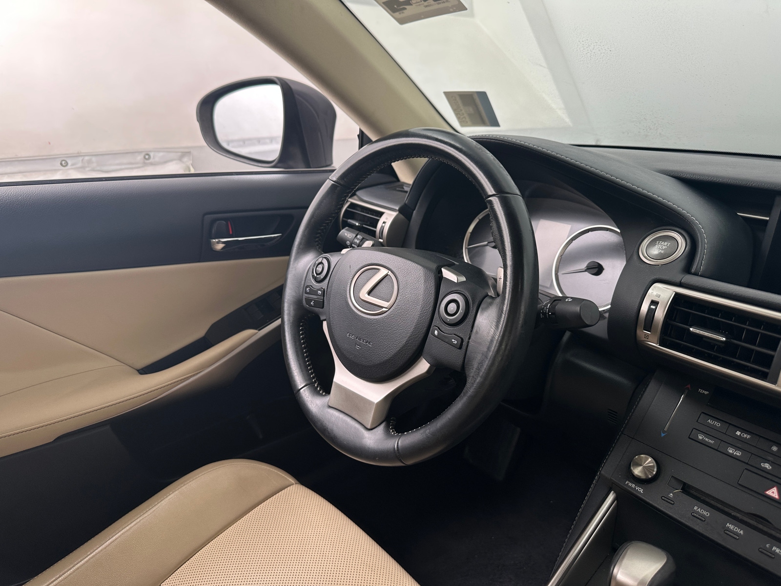 Thumbnail: 2016 Lexus IS - 4