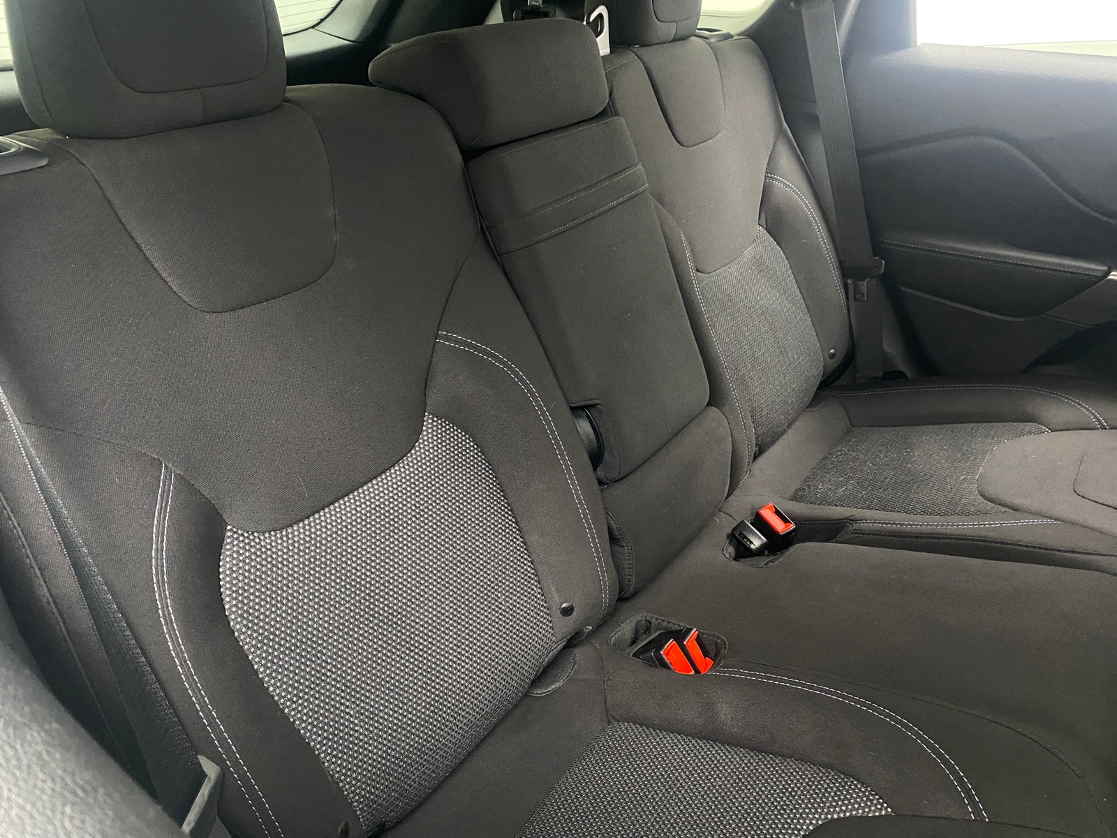 Thumbnail: 2019 Jeep Cherokee - 6