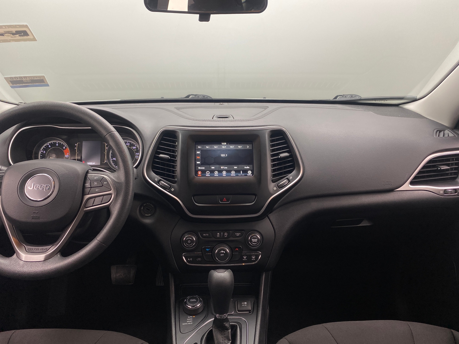 Thumbnail: 2019 Jeep Cherokee - 3