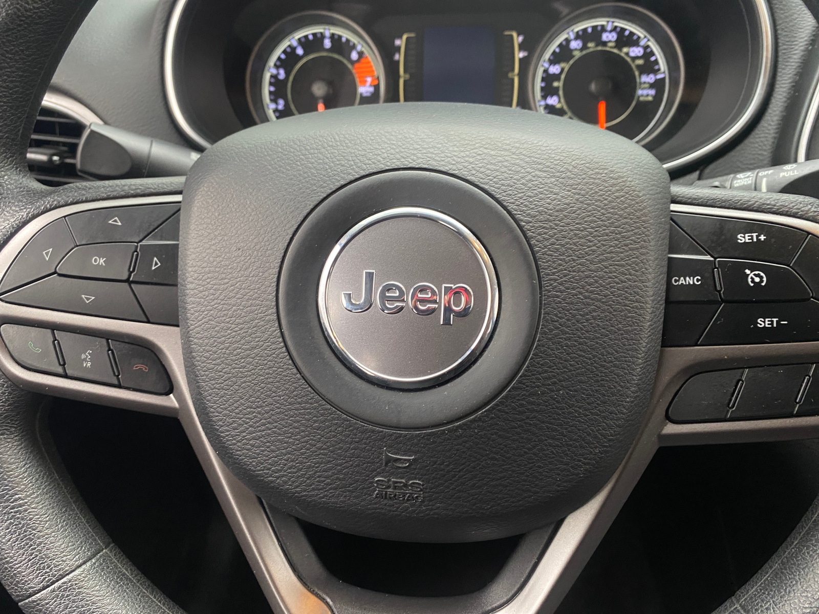 Thumbnail: 2019 Jeep Cherokee - 5