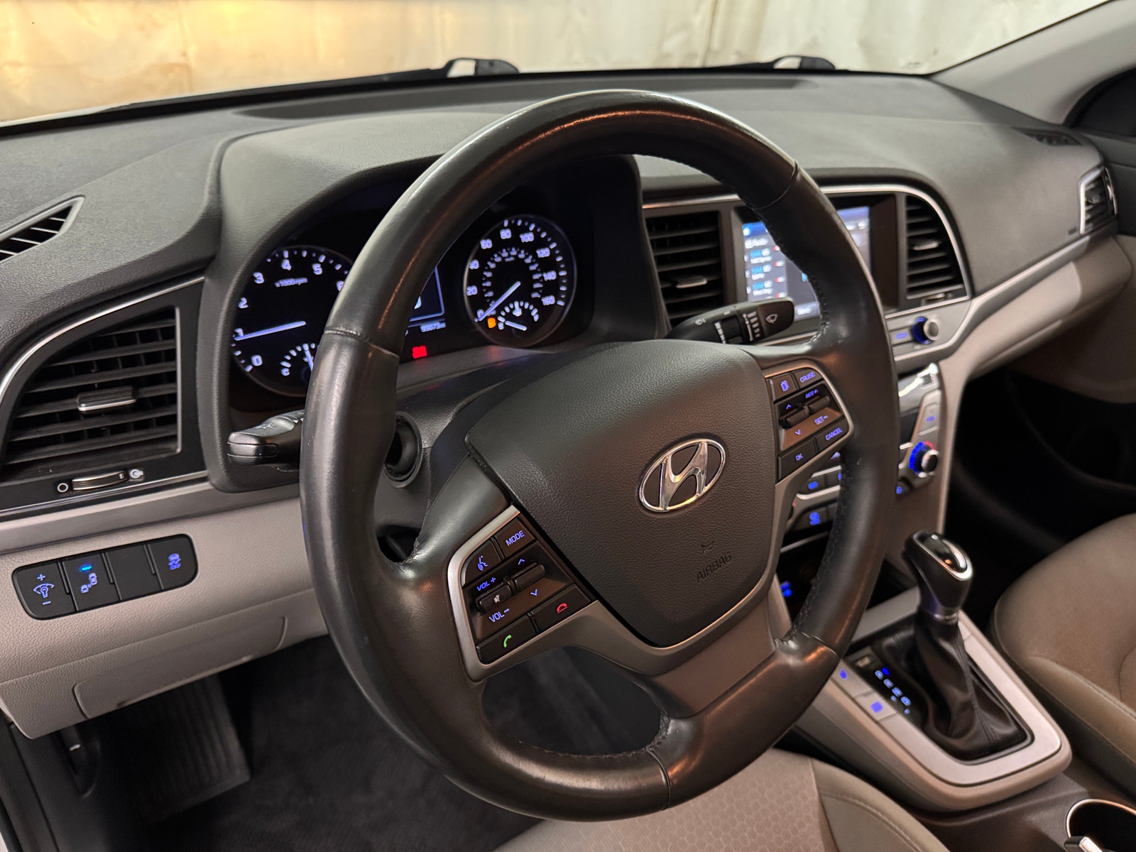 Thumbnail: 2017 Hyundai Elantra - 3