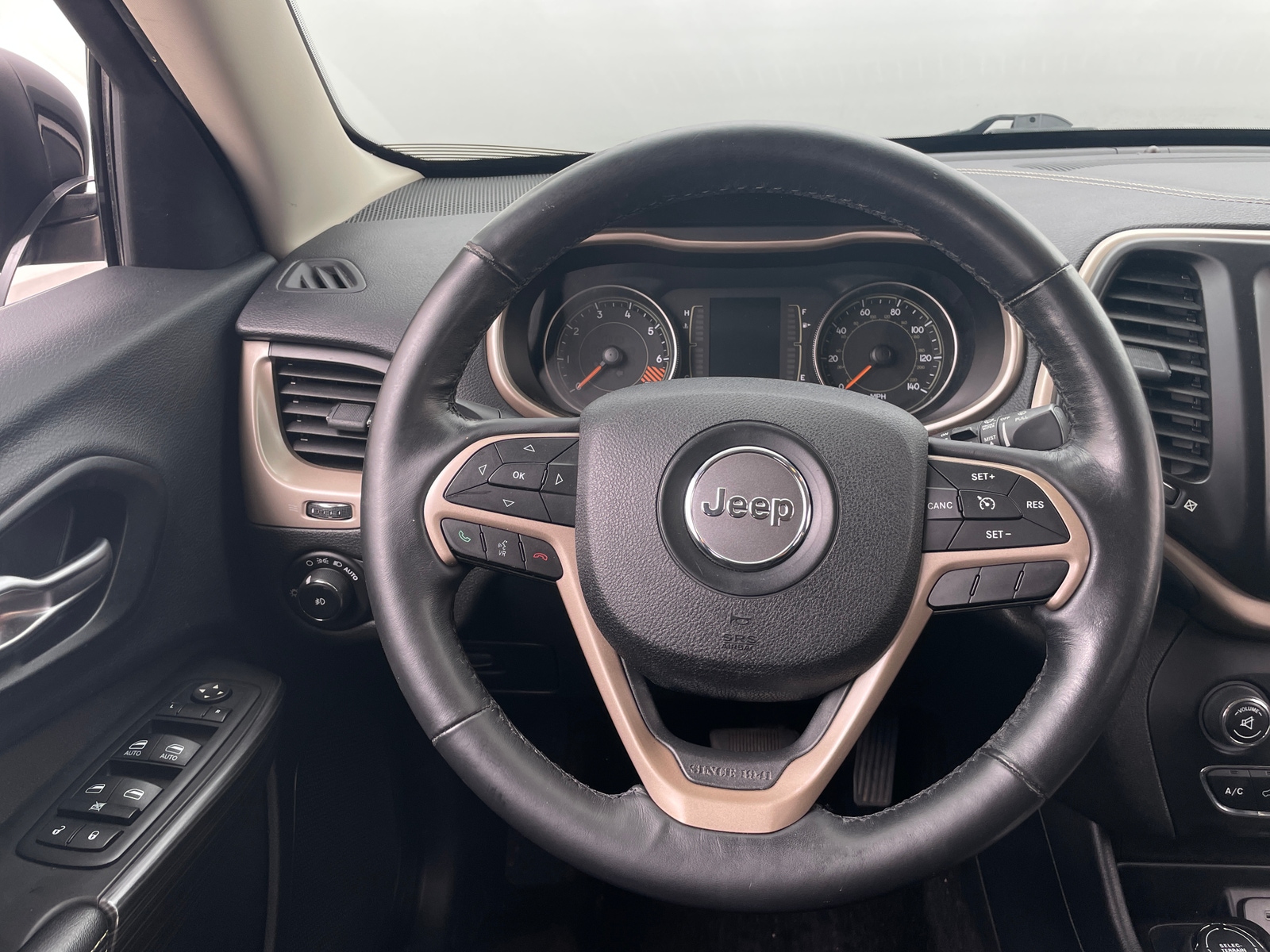 Thumbnail: 2015 Jeep Cherokee - 5