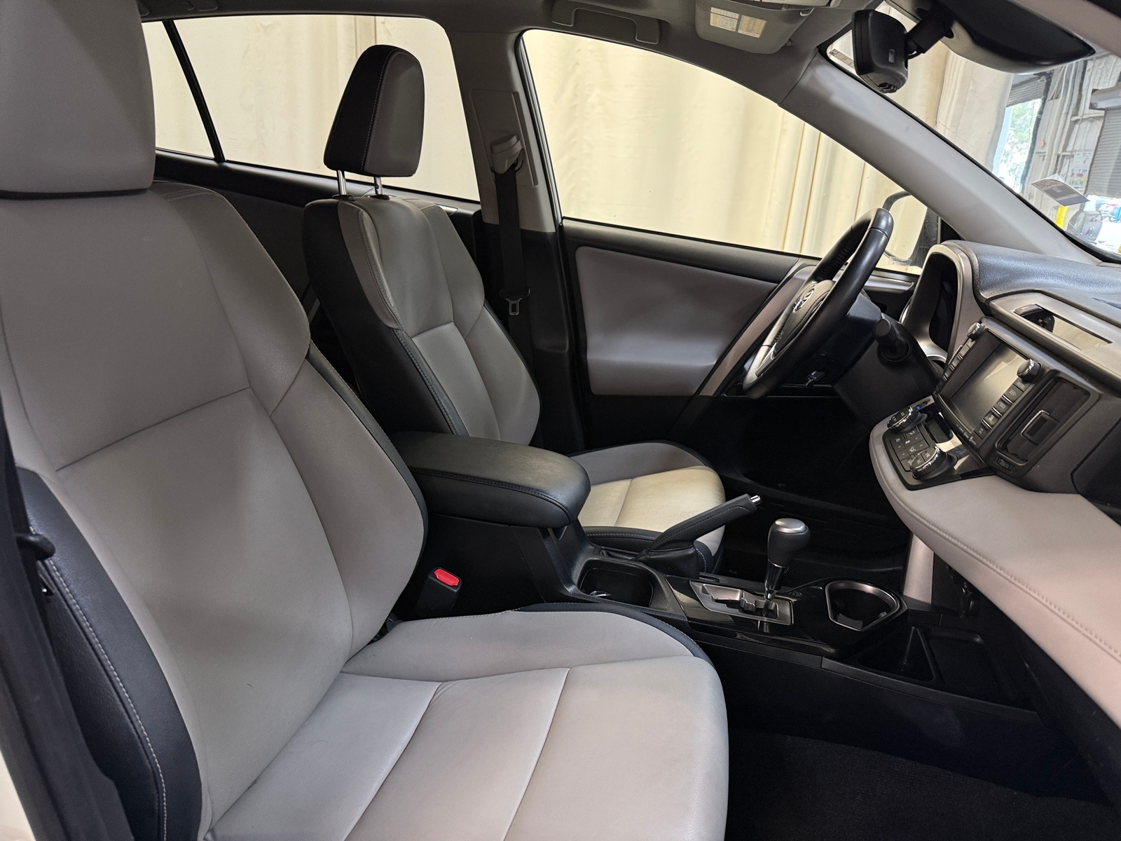 Thumbnail: 2017 Toyota RAV4 - 2