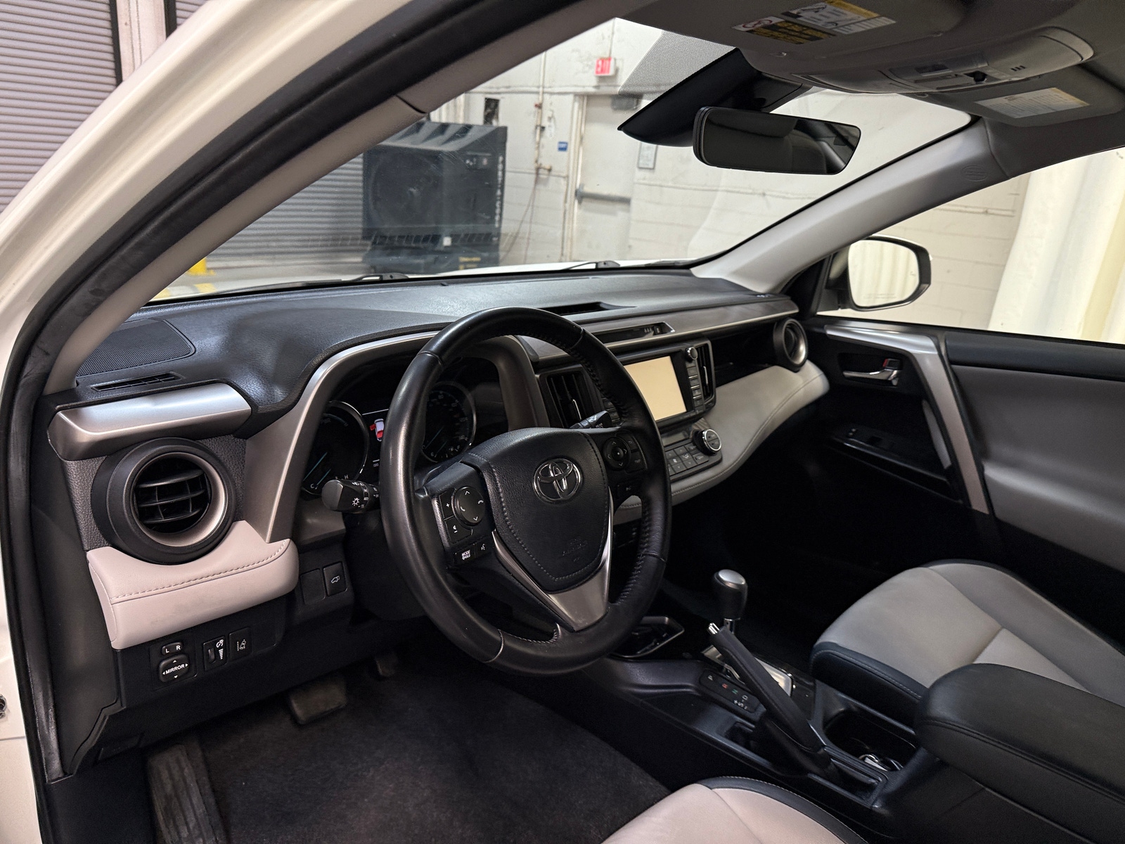 Thumbnail: 2017 Toyota RAV4 - 3