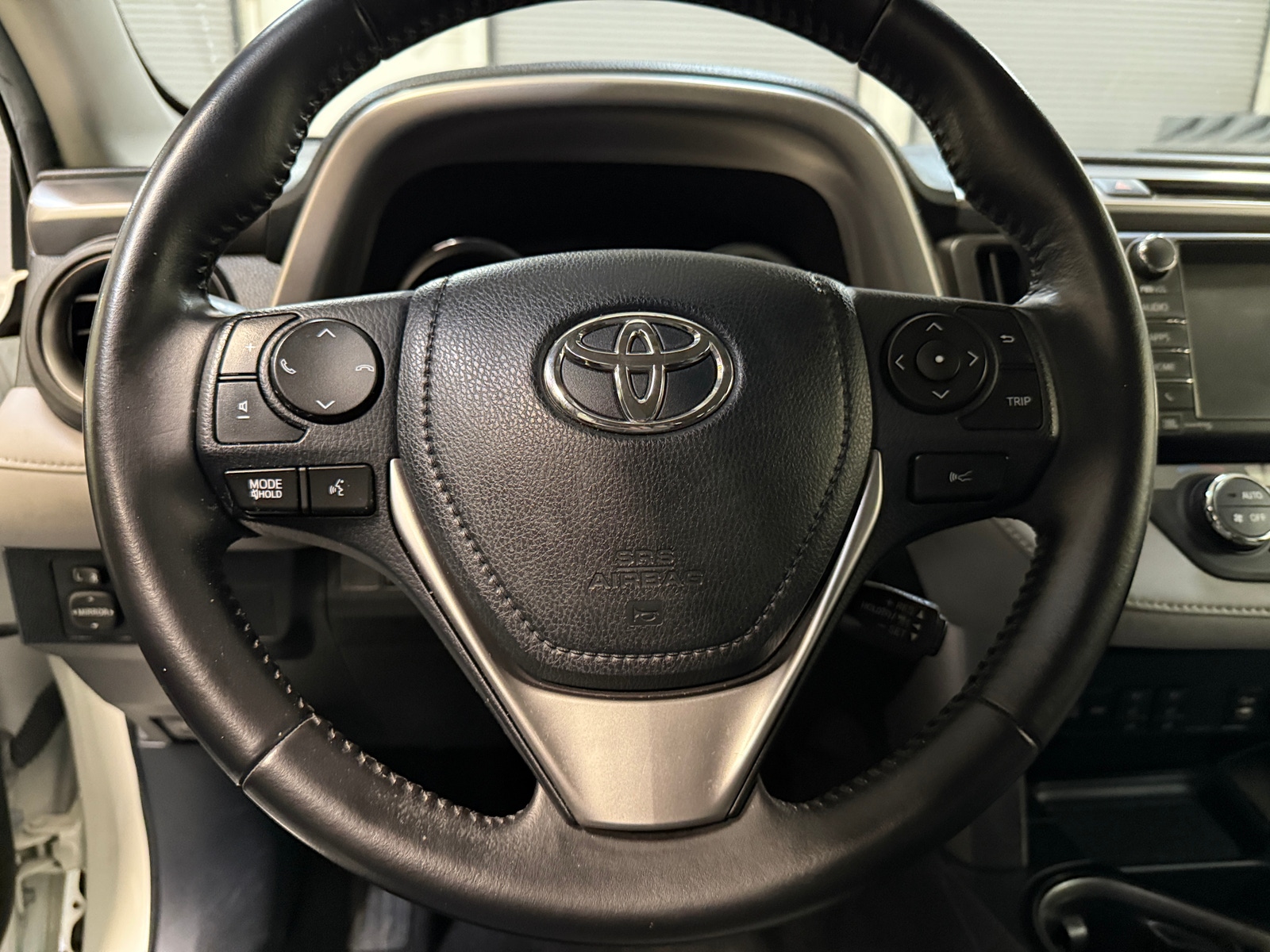 Thumbnail: 2017 Toyota RAV4 - 5