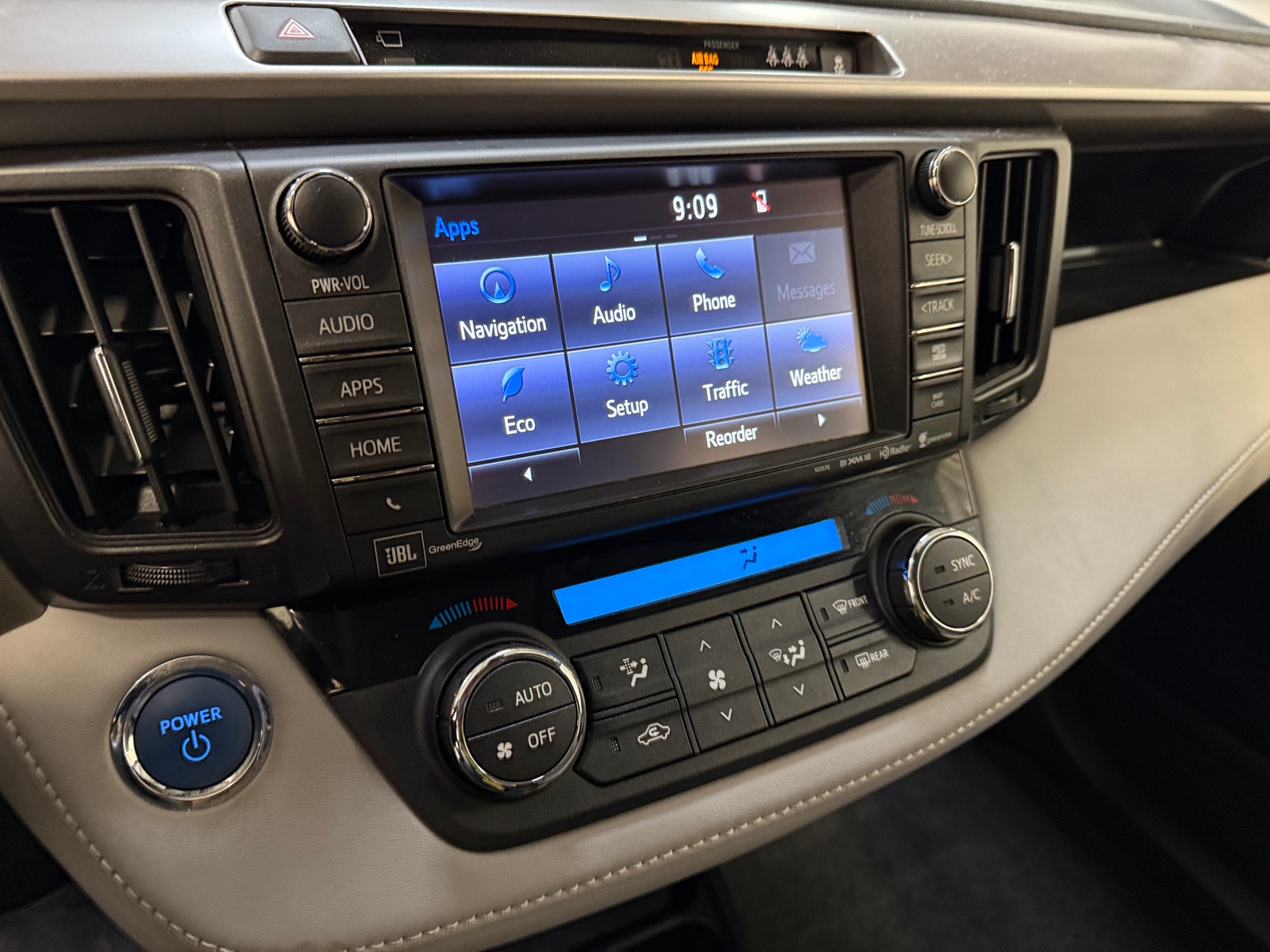 Thumbnail: 2017 Toyota RAV4 - 4