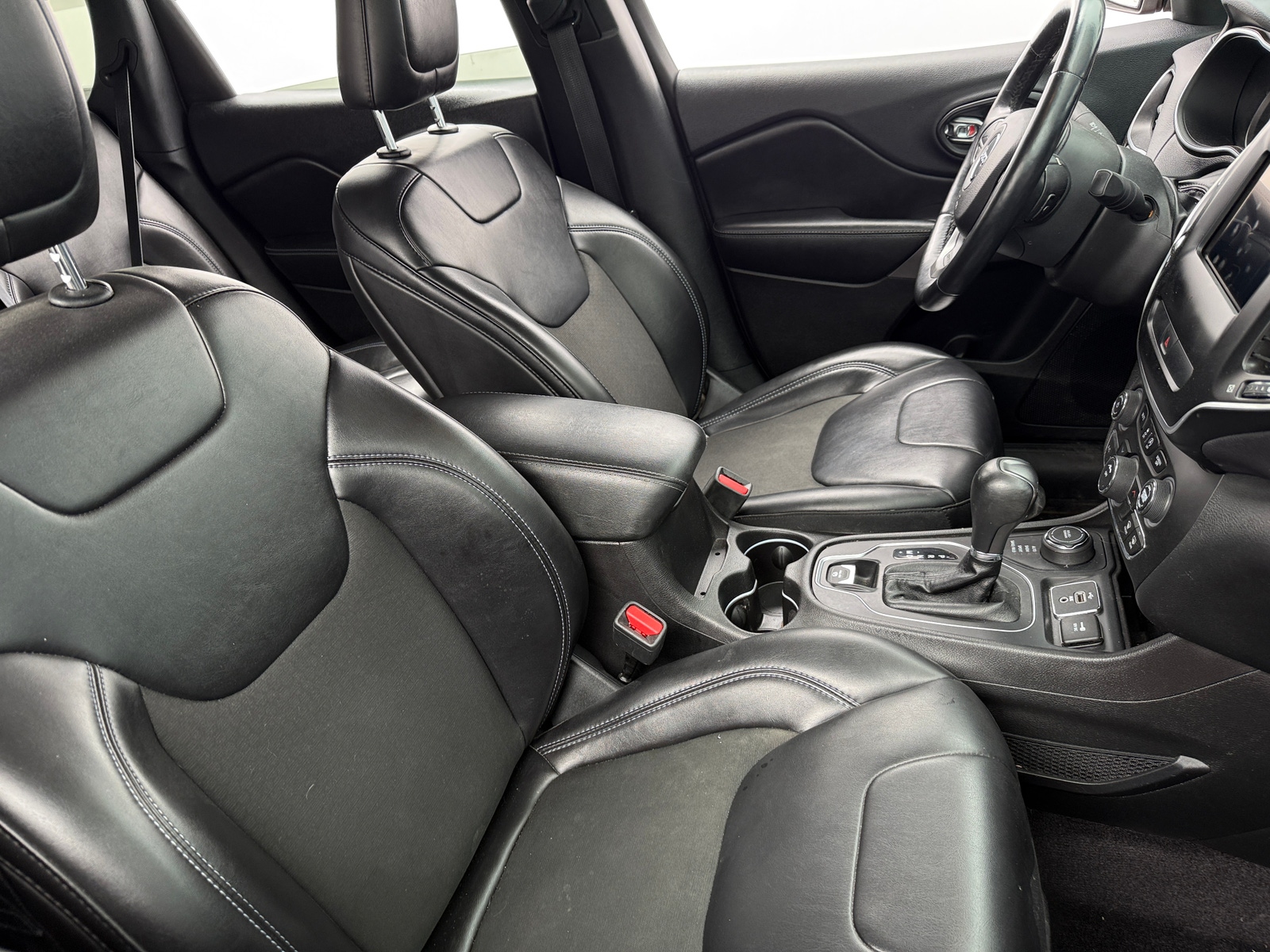 Thumbnail: 2019 Jeep Cherokee - 2