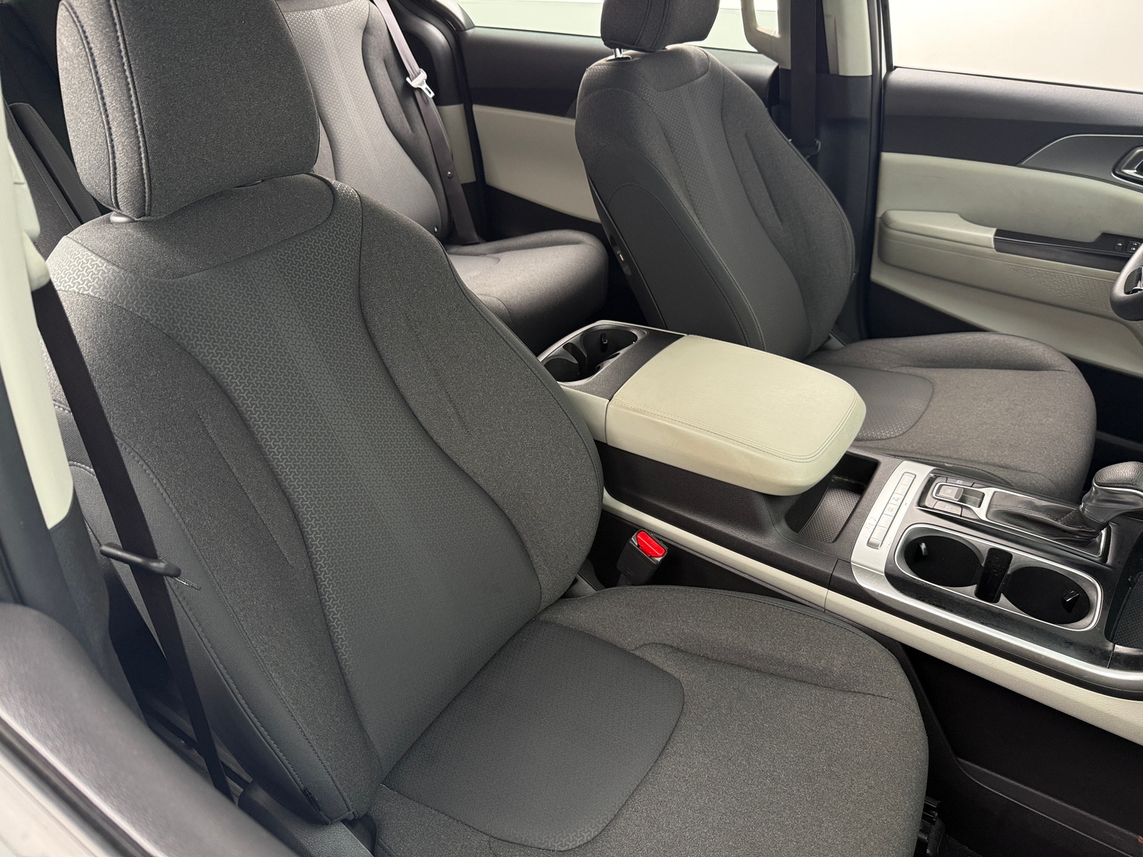 Thumbnail: 2023 Kia Carnival - 2