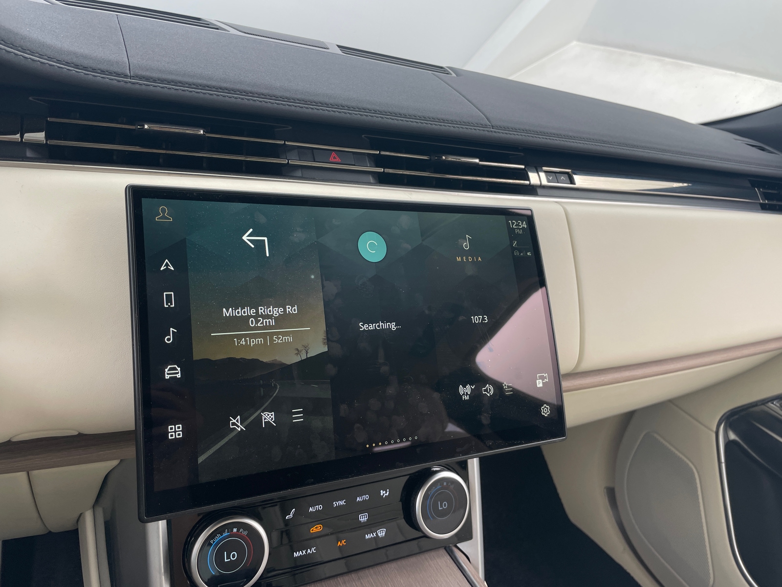 Thumbnail: 2023 Land Rover Range Rover - 3