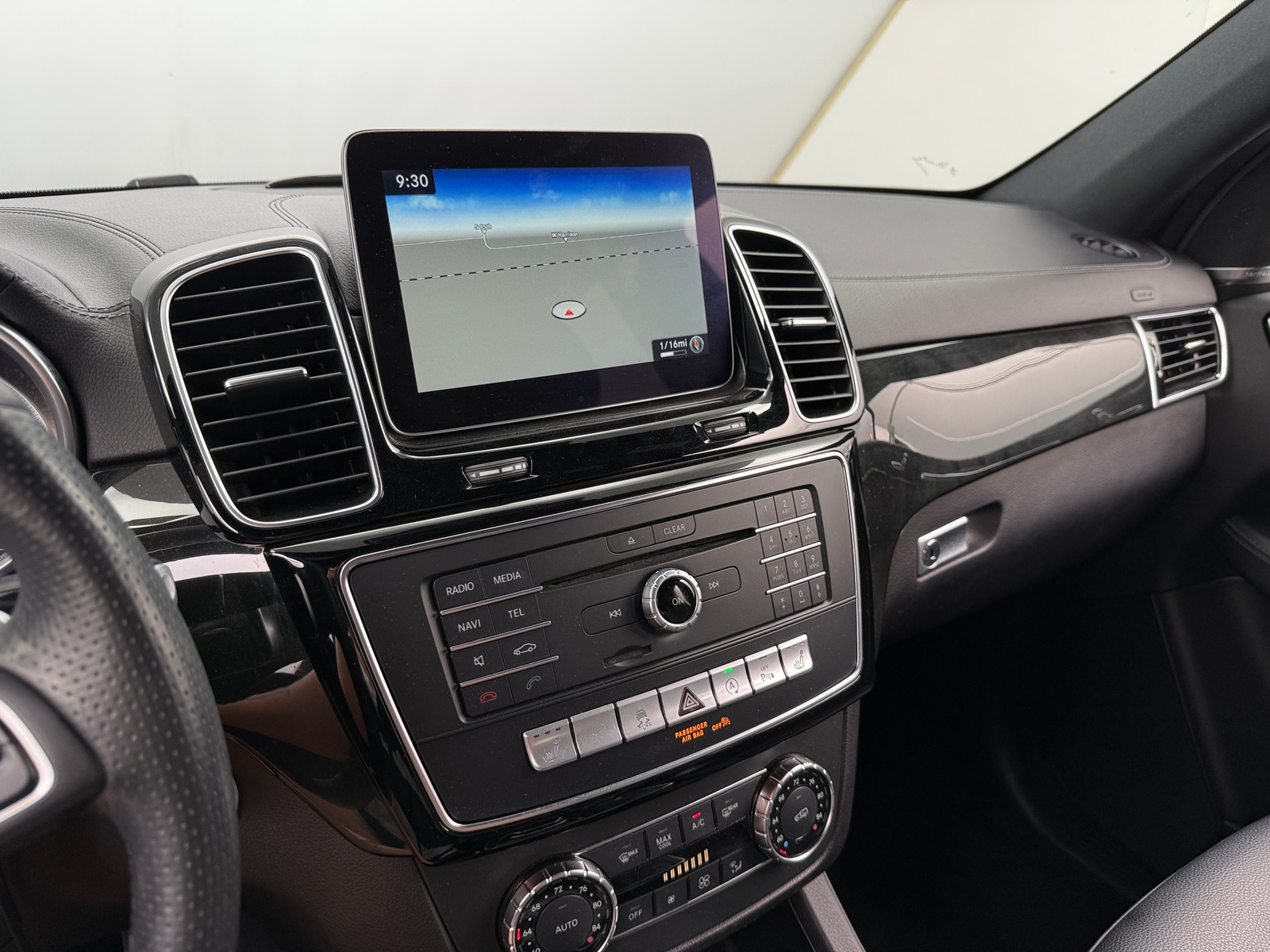 Thumbnail: 2019 Mercedes-Benz GLS - 3
