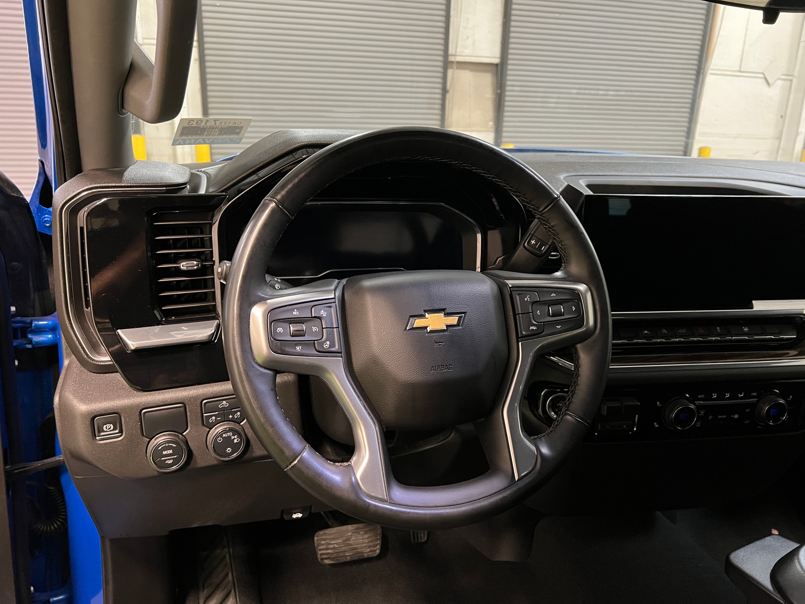 Thumbnail: 2025 Chevrolet Silverado 1500 - 5