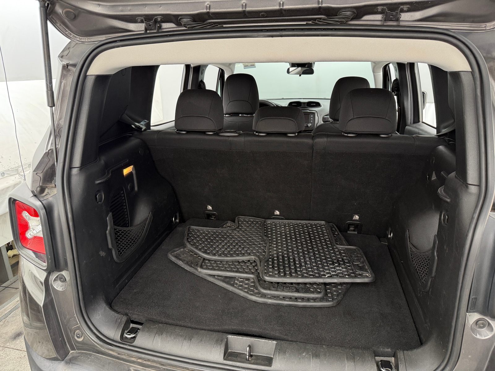 Thumbnail: 2019 Jeep Renegade - 7