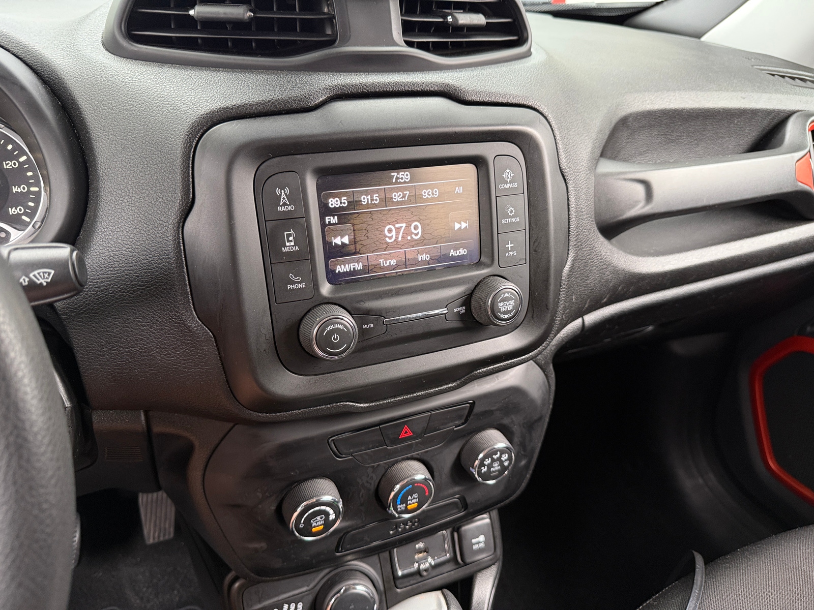 Thumbnail: 2019 Jeep Renegade - 4